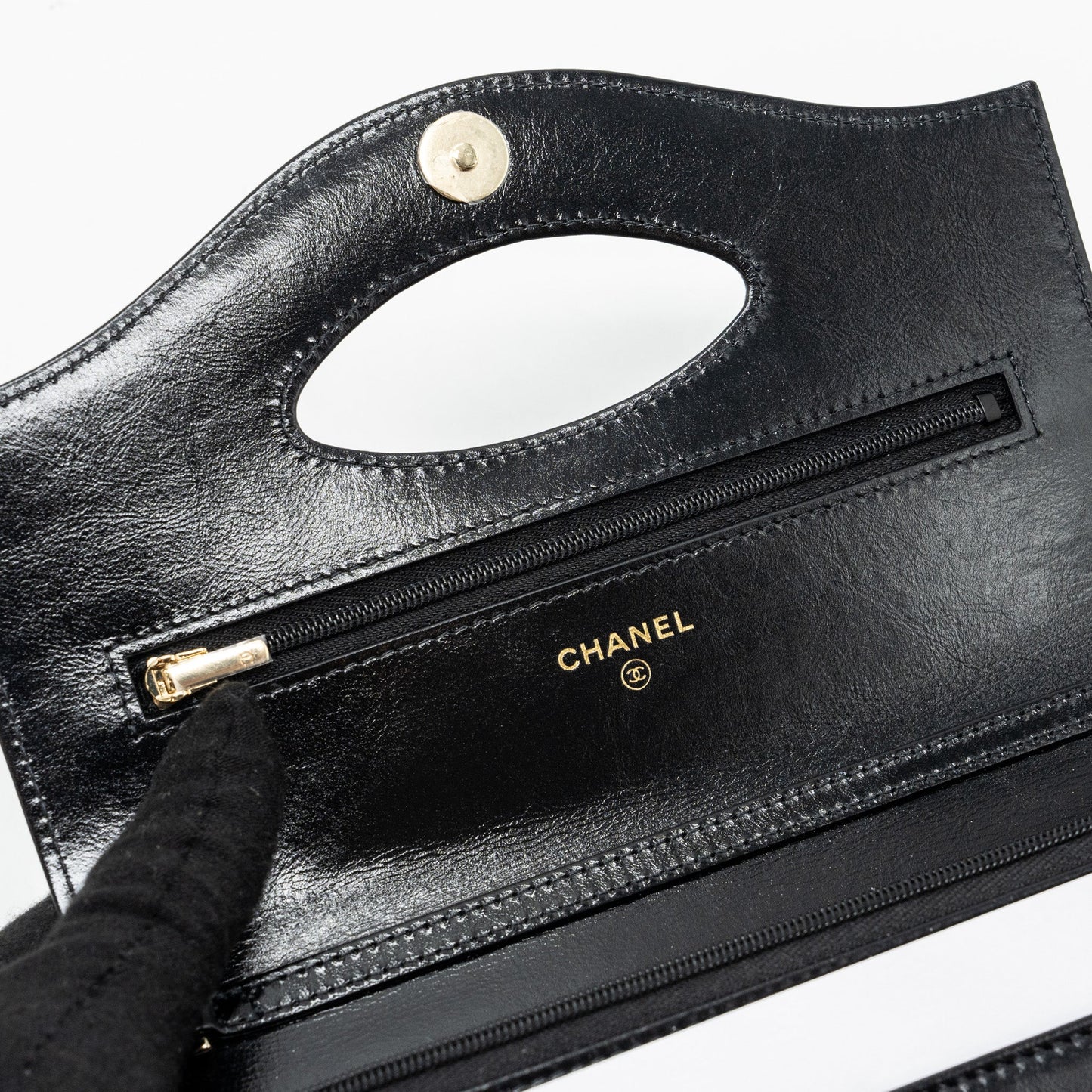 Chanel 24C 31 wallet on chain shiny calfskin black L (Microchip)