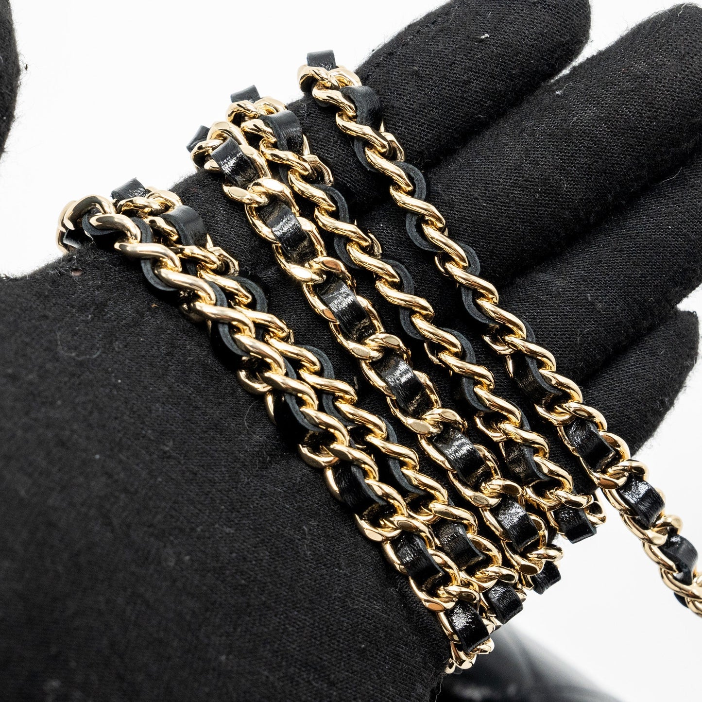 Chanel 24C 31 wallet on chain shiny calfskin black L (Microchip)
