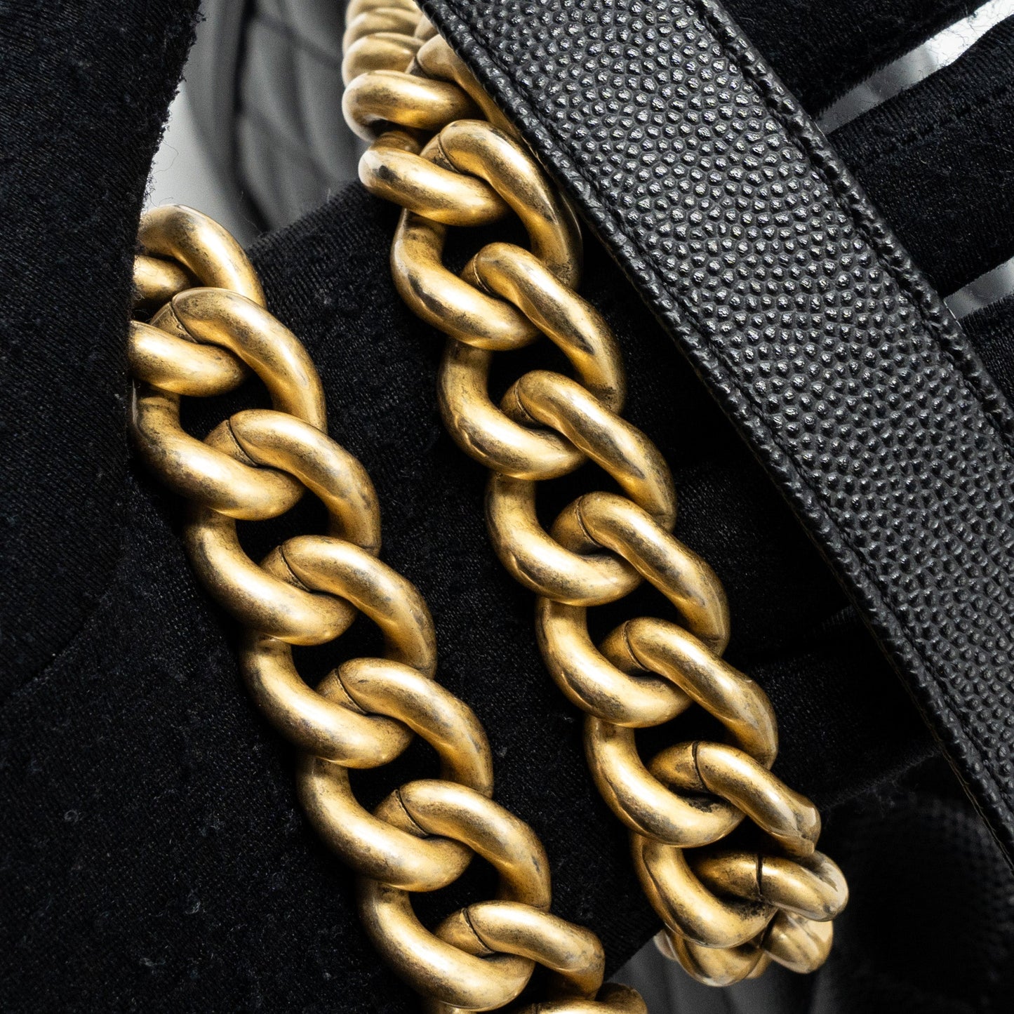 Chanel medium boy bag caviar black brushed  (microchip )
