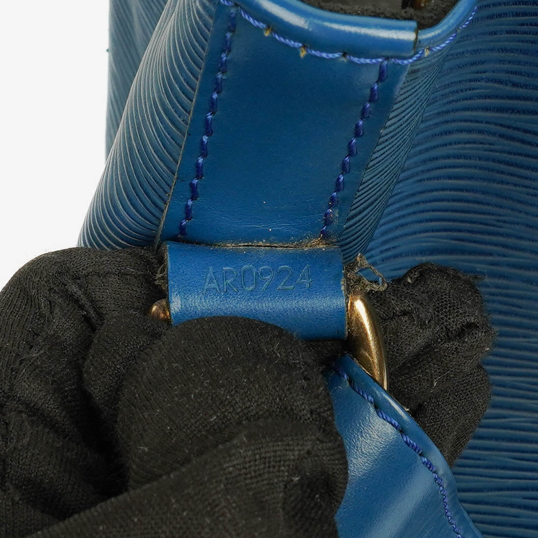 Louis Vuitton Noe Grande GM Blue Epi Leather Shoulder Bag
