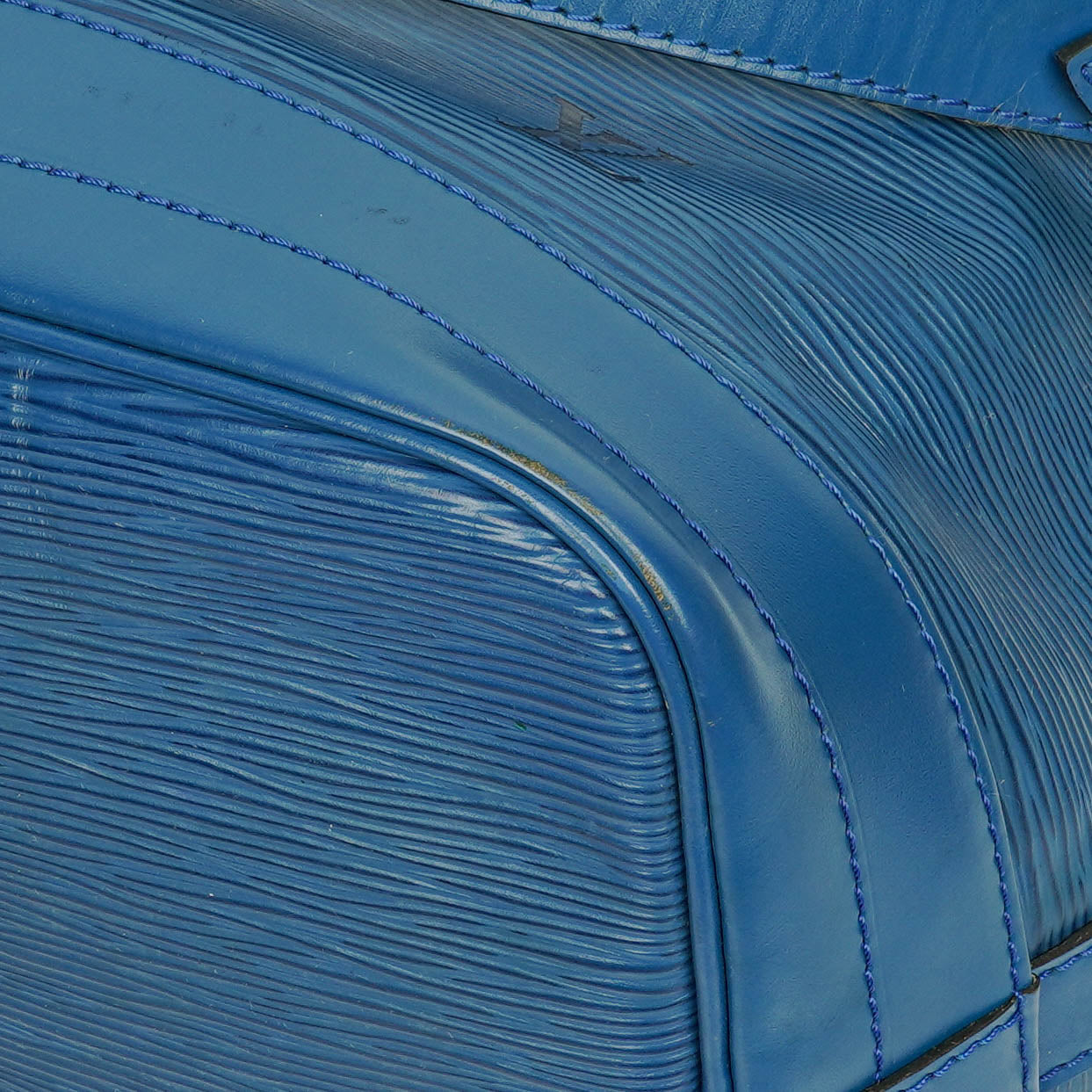 Louis Vuitton Noe Grande GM Blue Epi Leather Shoulder Bag