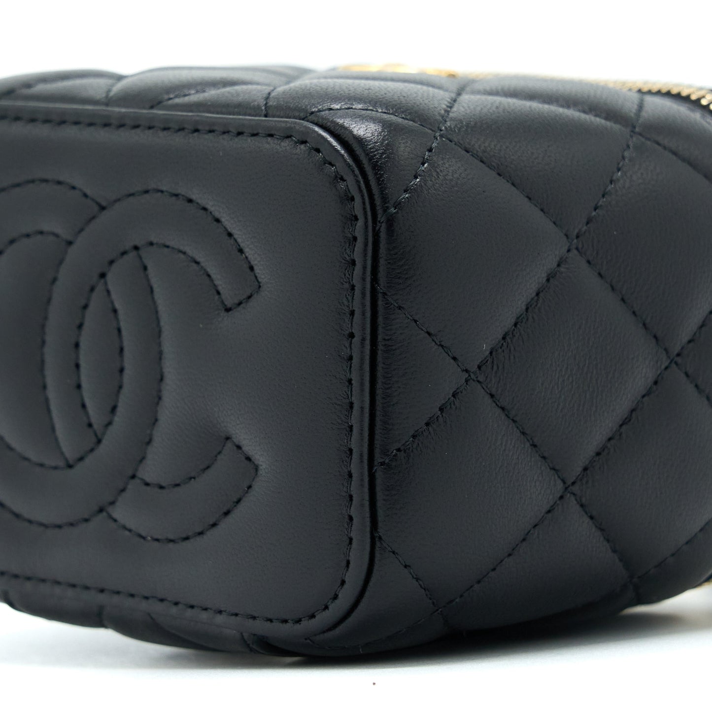 Chanel 22B Pearl Crush Mini Vanity With Chain Lambskin Black