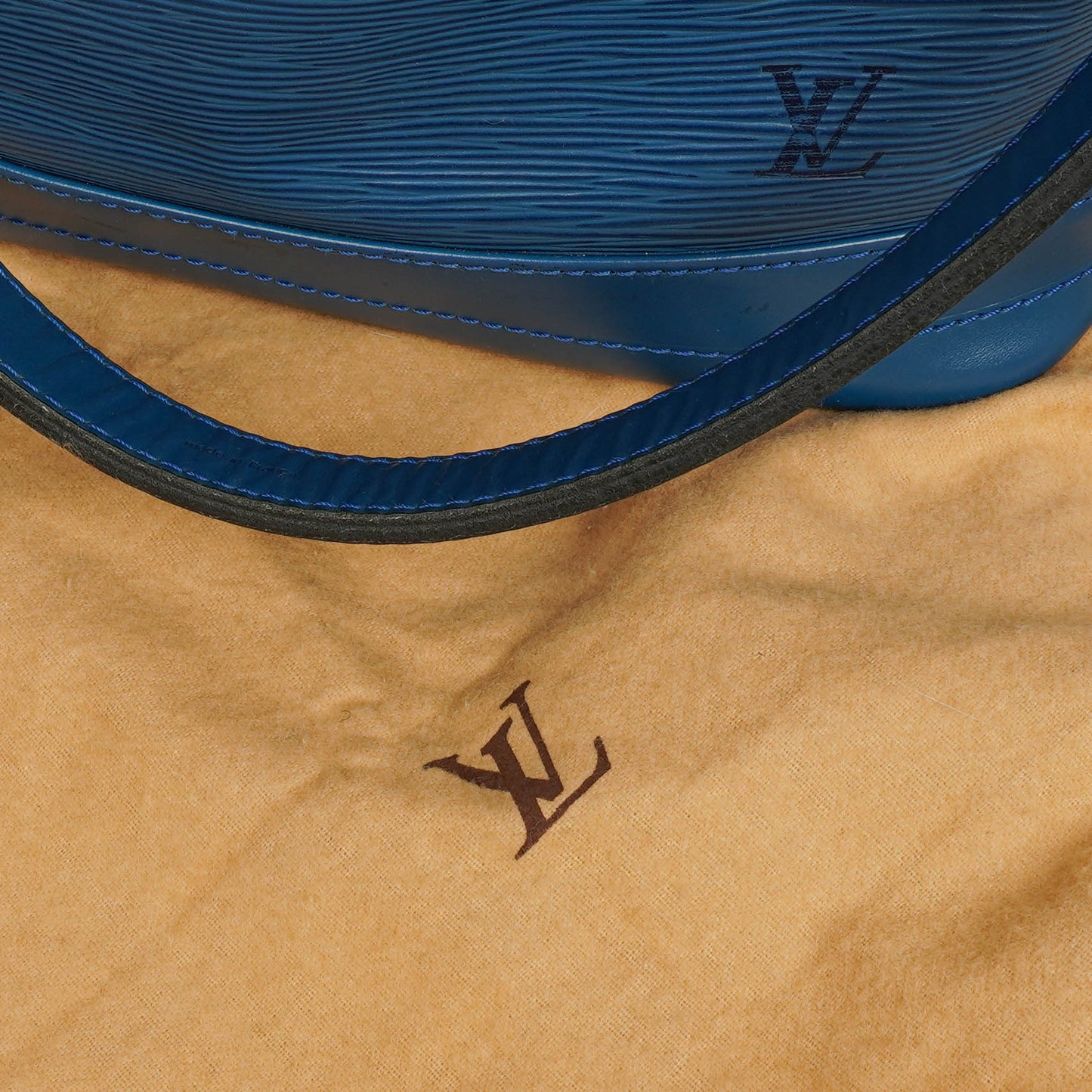 Louis Vuitton Noe Grande GM Blue Epi Leather Shoulder Bag