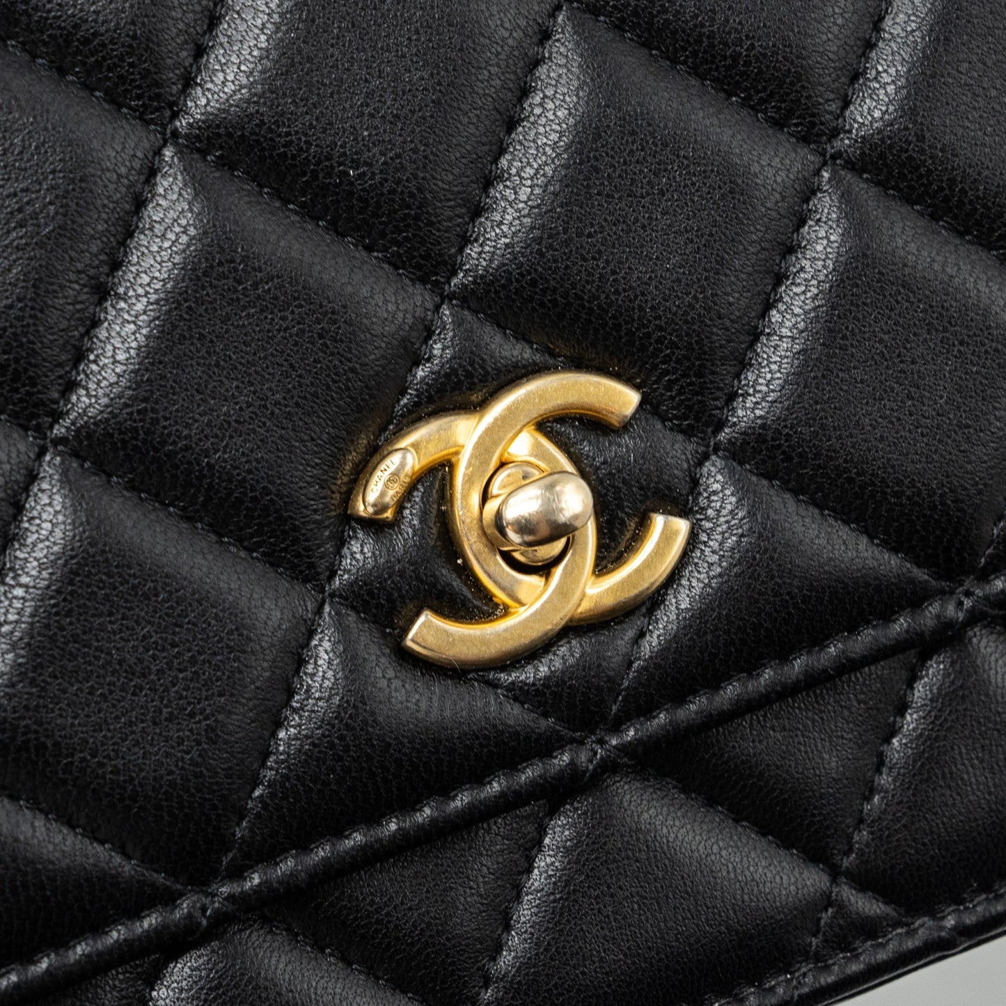 Chanel Pearl Crush Wallet On Chain Lambskin Black (Microchip)