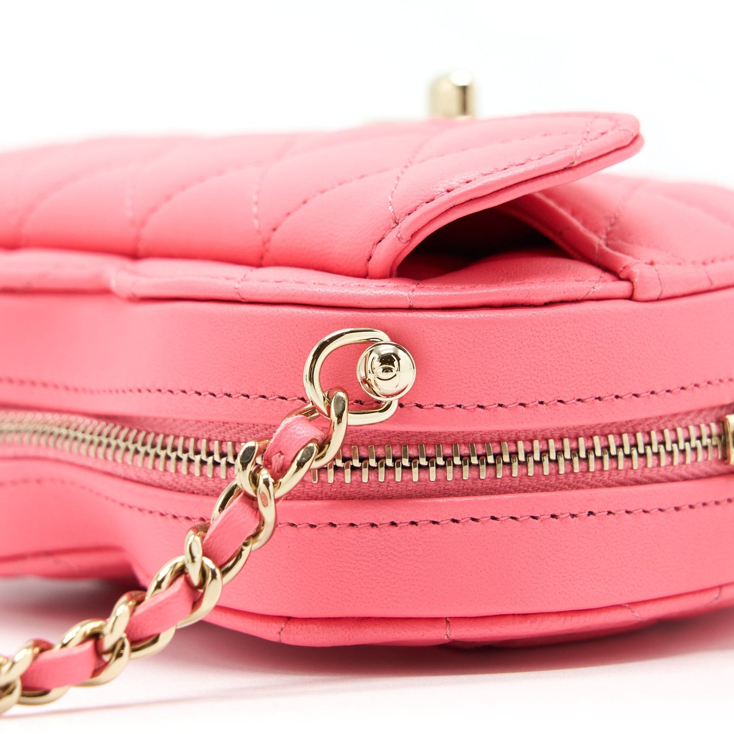 Chanel 22S Small Heart Bag Lambskin Pink L