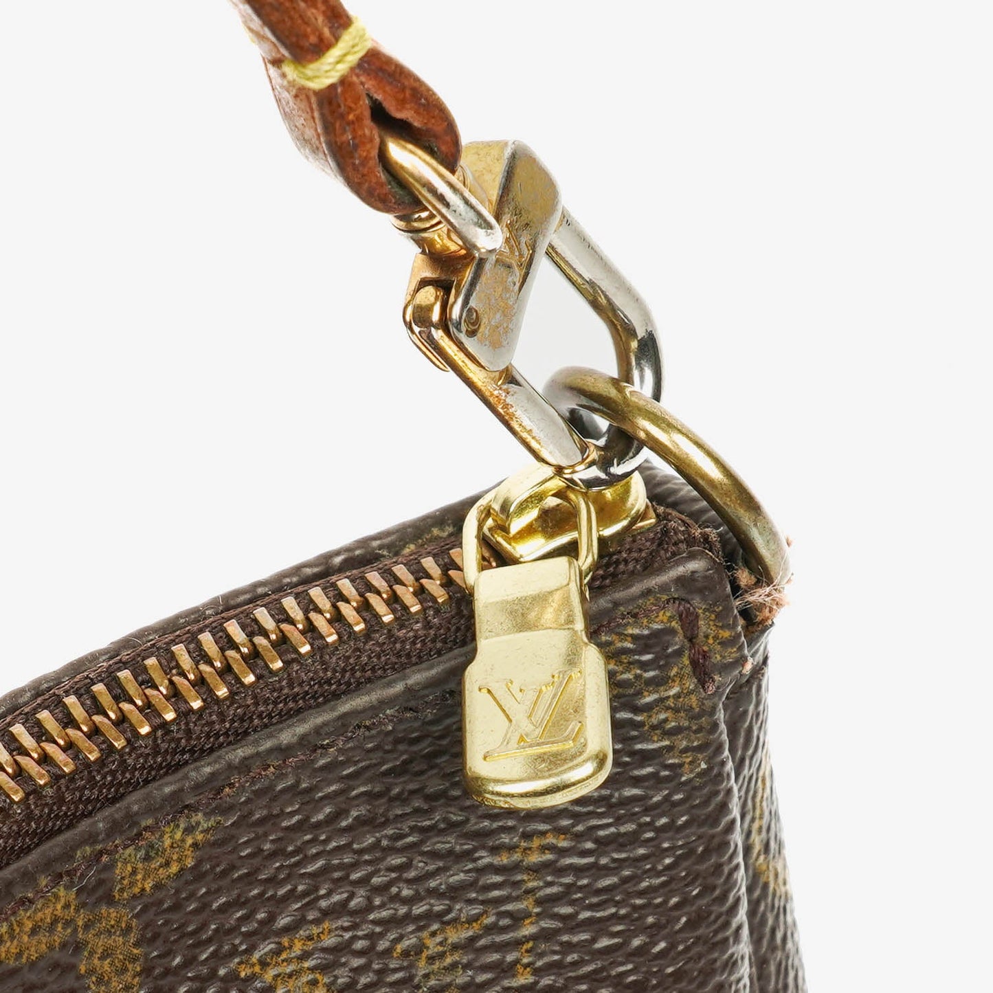 Louis Vuitton Pochette Accessoires Monogram Canvas Clutch Handba
