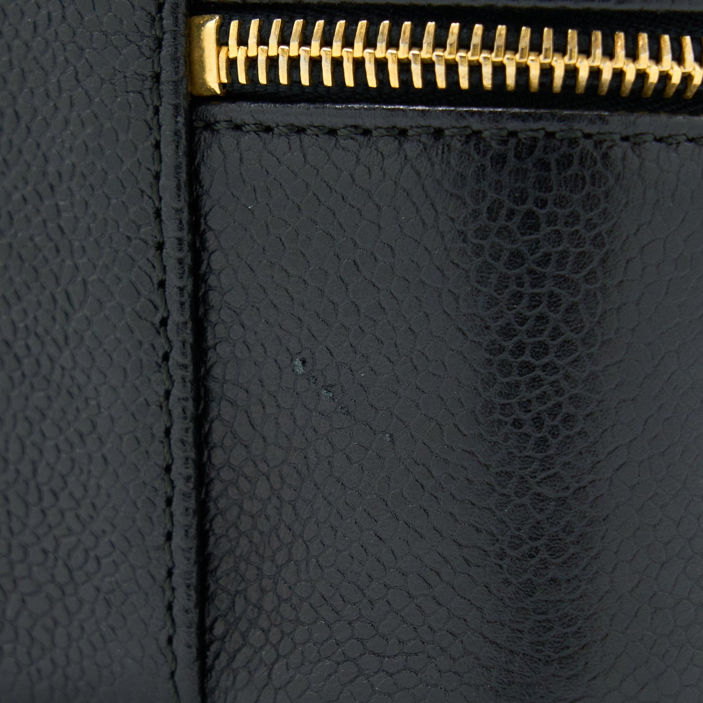 Chanel  CC Logo Vanity Caviar Black