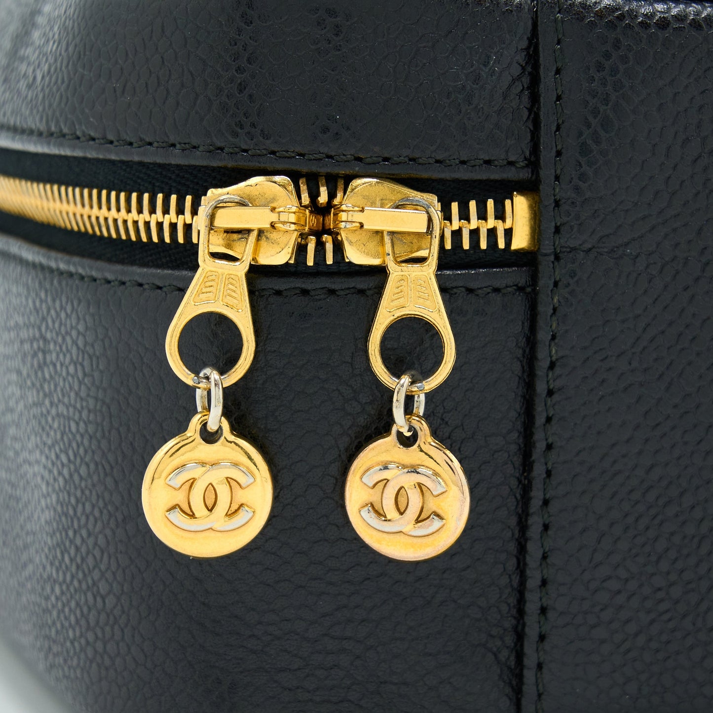 Chanel  CC Logo Vanity Caviar Black