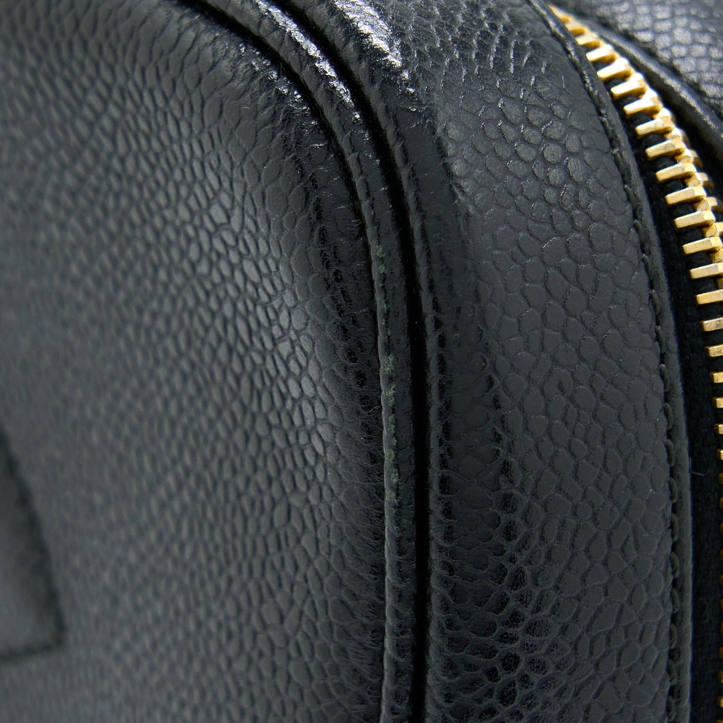 Chanel  CC Logo Vanity Caviar Black