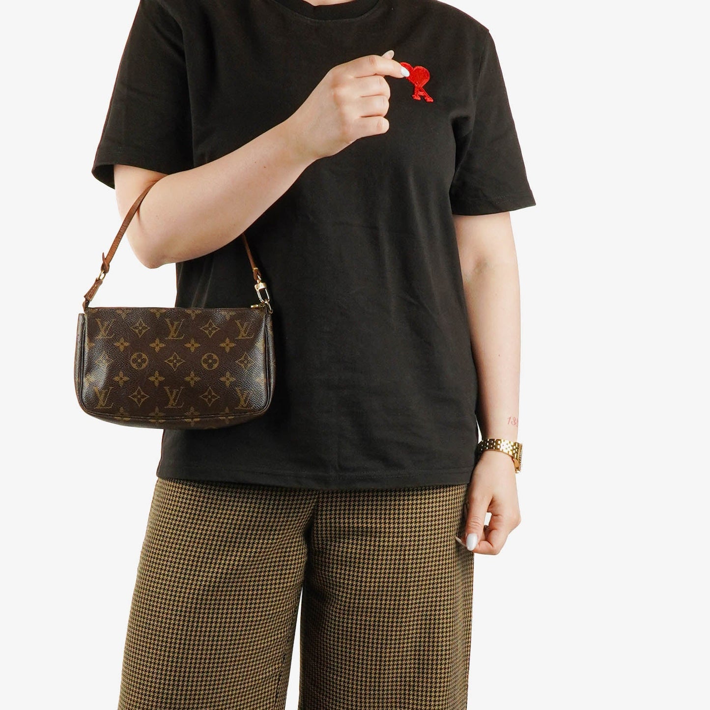 Louis Vuitton Pochette Accessoires Monogram Canvas Clutch Handba