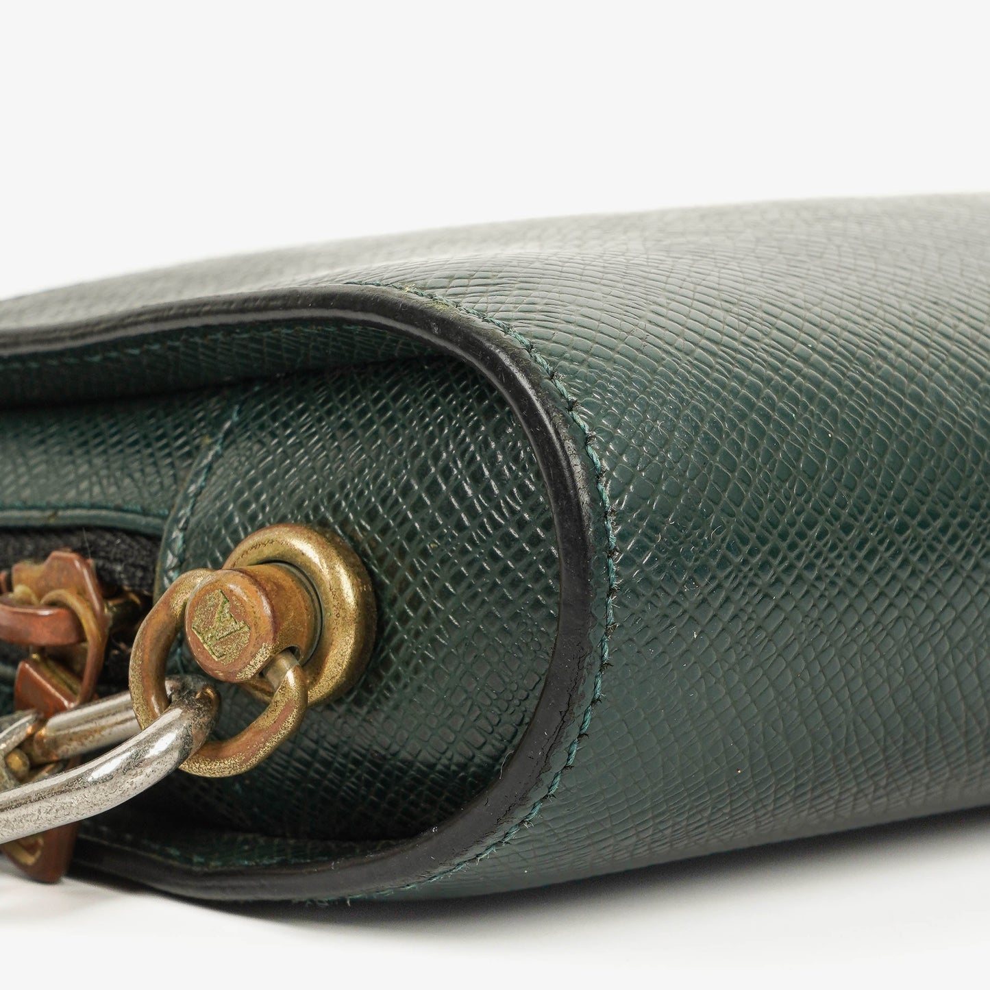 Louis Vuitton Taiga Green Leather Pochette Baikal Clutch Bag