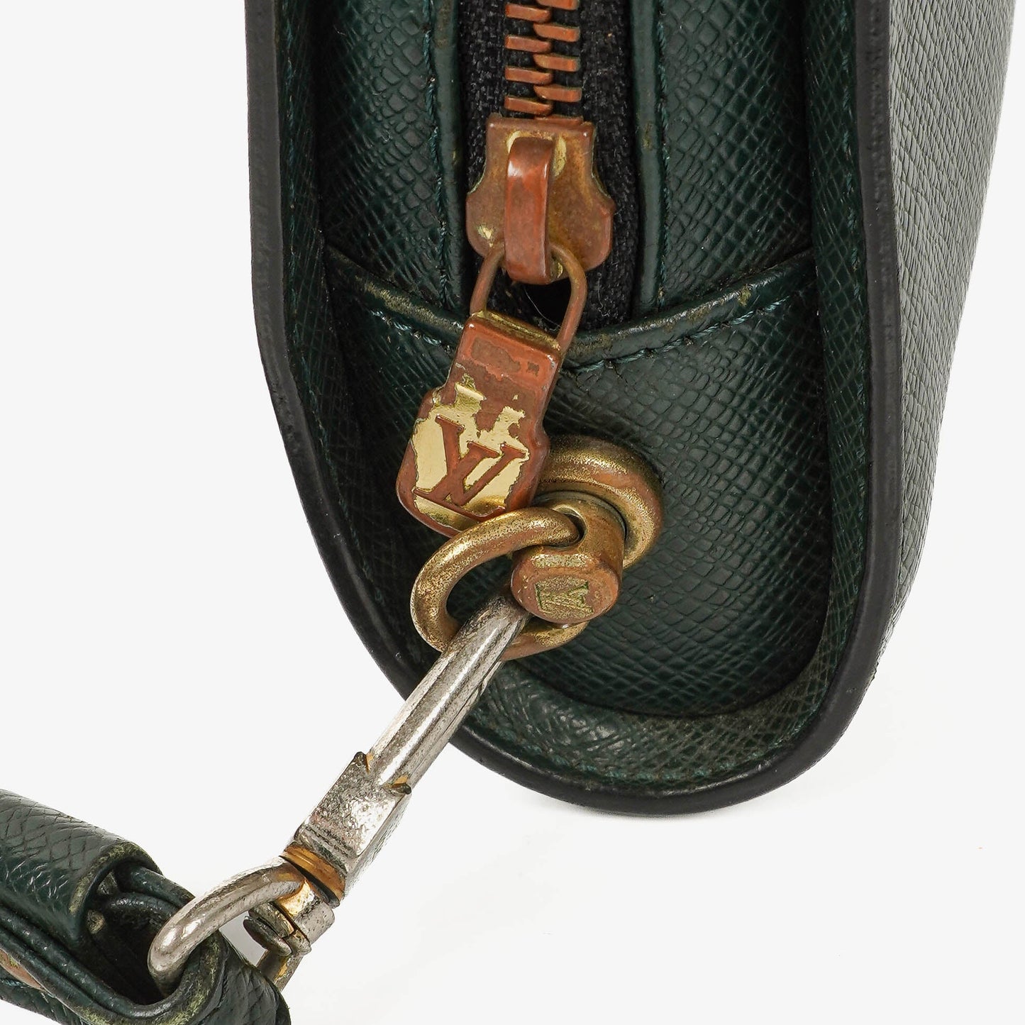 Louis Vuitton Taiga Green Leather Pochette Baikal Clutch Bag