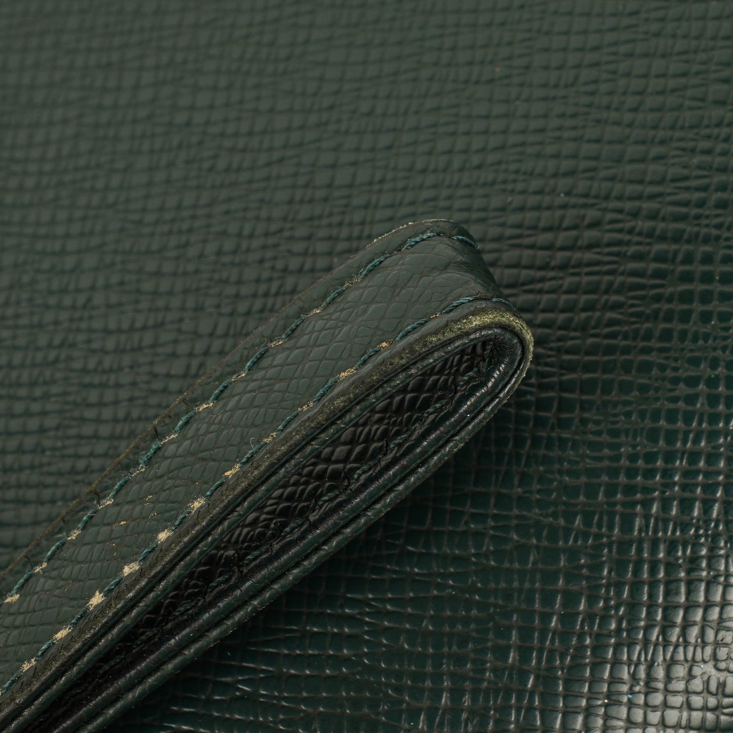 Louis Vuitton Taiga Green Leather Pochette Baikal Clutch Bag