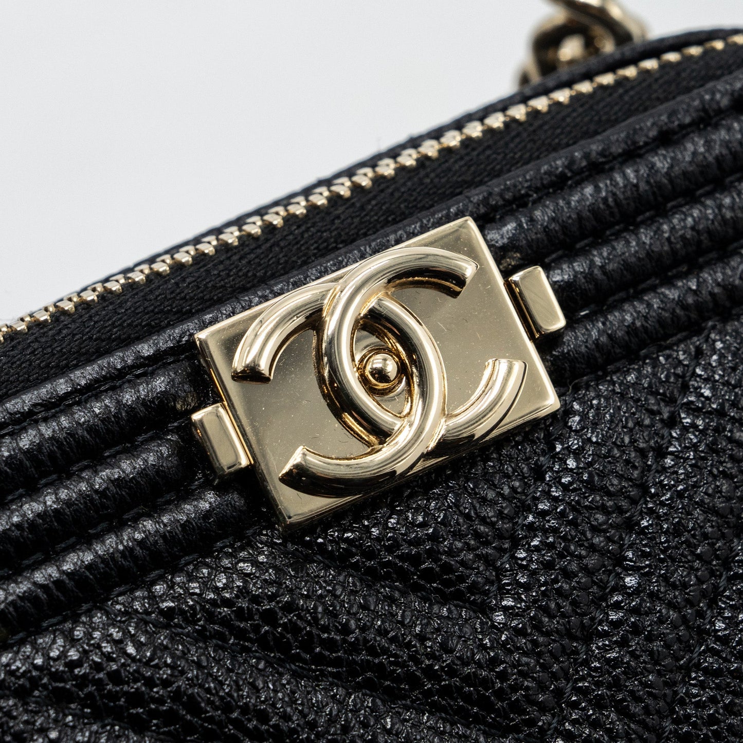 Chanel boy zipper card holder with chain caviar black L