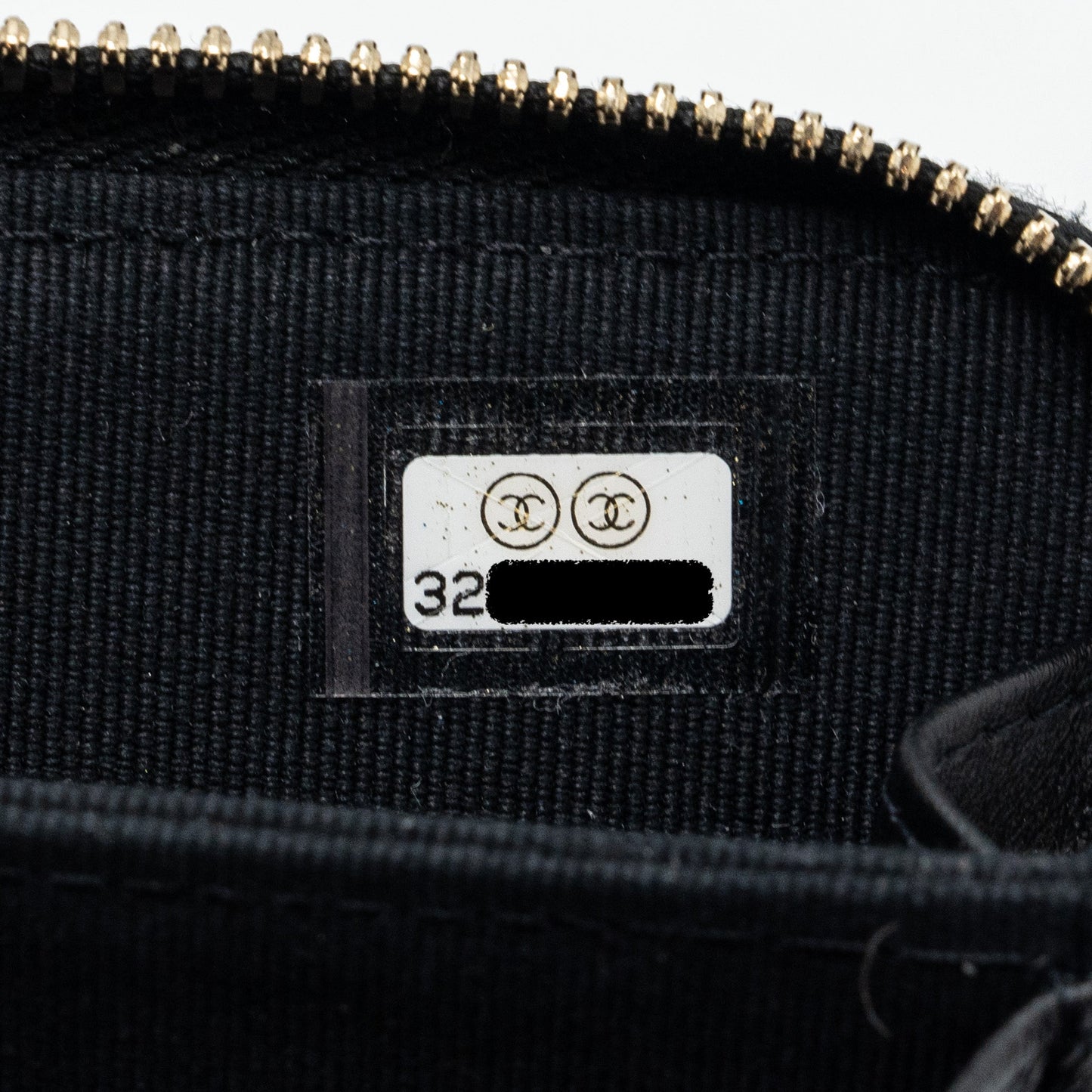 Chanel boy zipper card holder with chain caviar black L