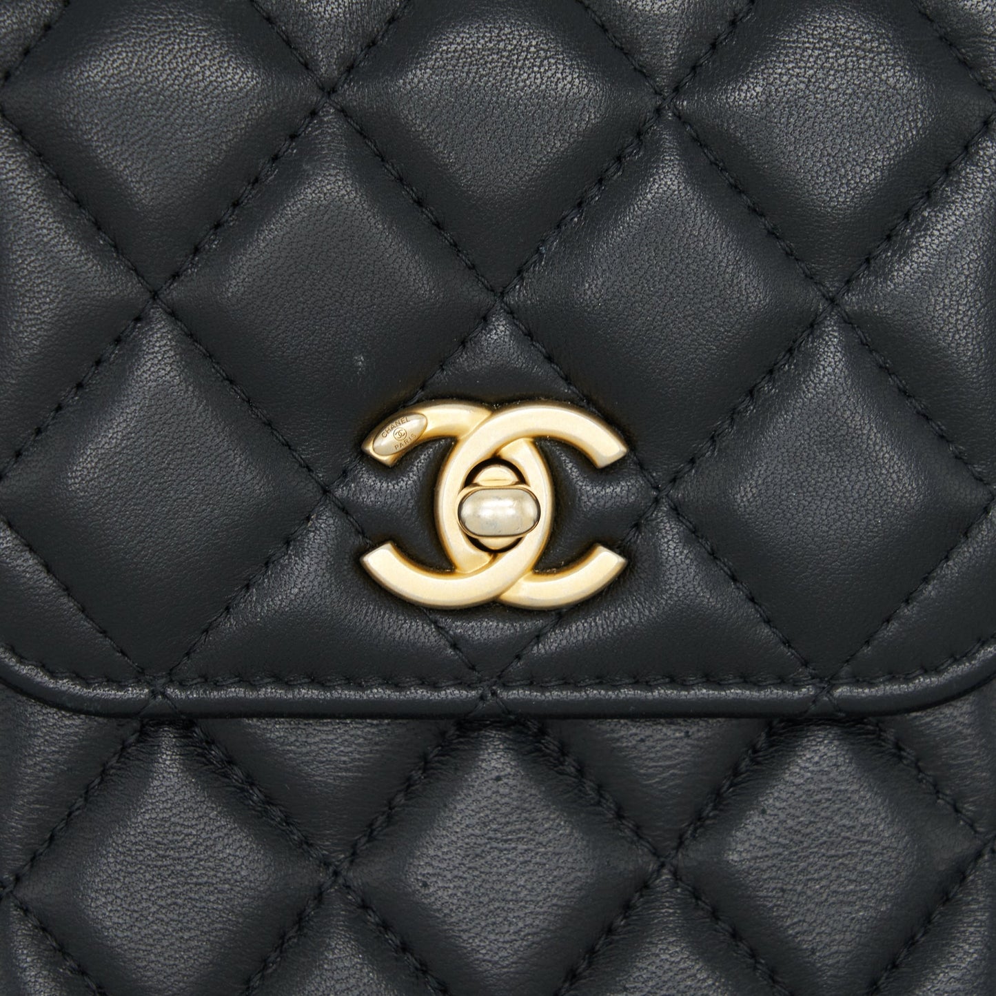 Chanel Pearl Crush Phone Case With Chain Lambskin Black
