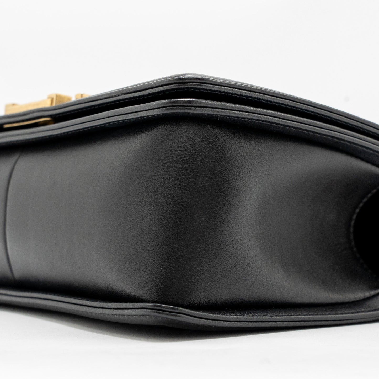 Chanel Medium boy Bag Calfskin Black  (microchip)