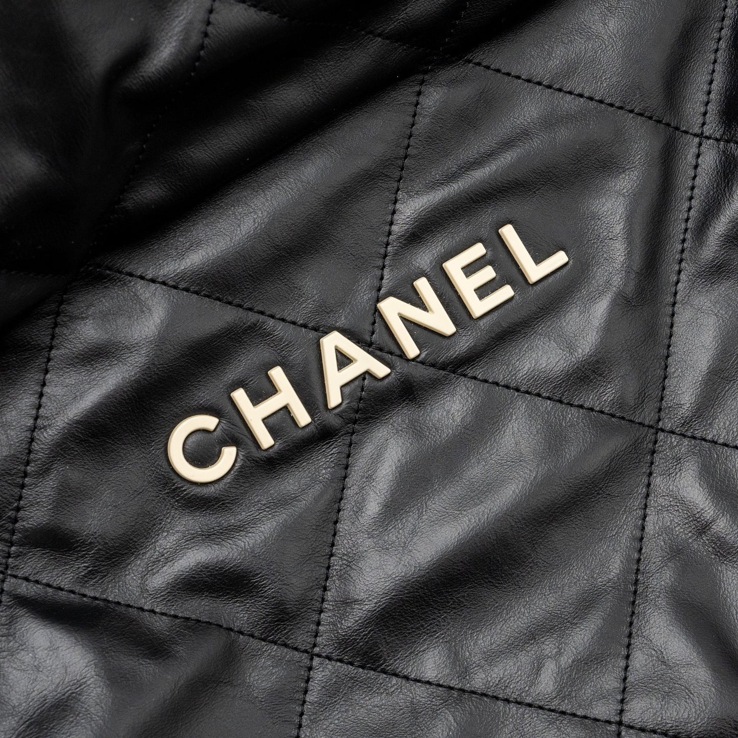 Chanel medium 22 bag calfskin black  (microchip)