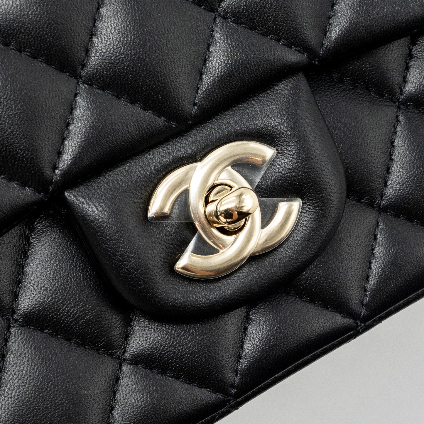 Chanel Top Handle Mini Rectangular Flap Bag lambskin Black L(Microchip)