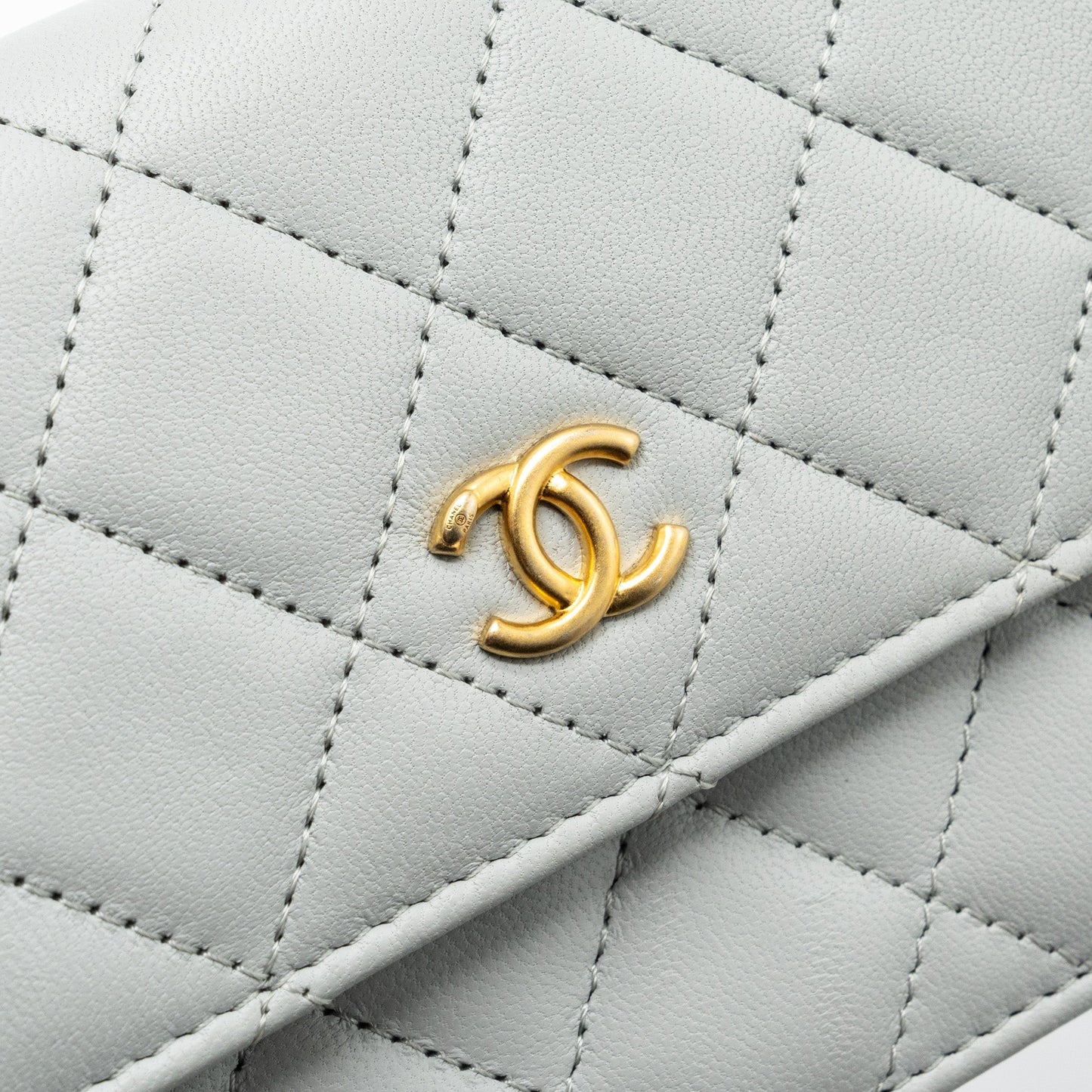 Chanel Pearl Crush Mini Wallet On Chain Lambskin Light Grey Brushed (Microchip)