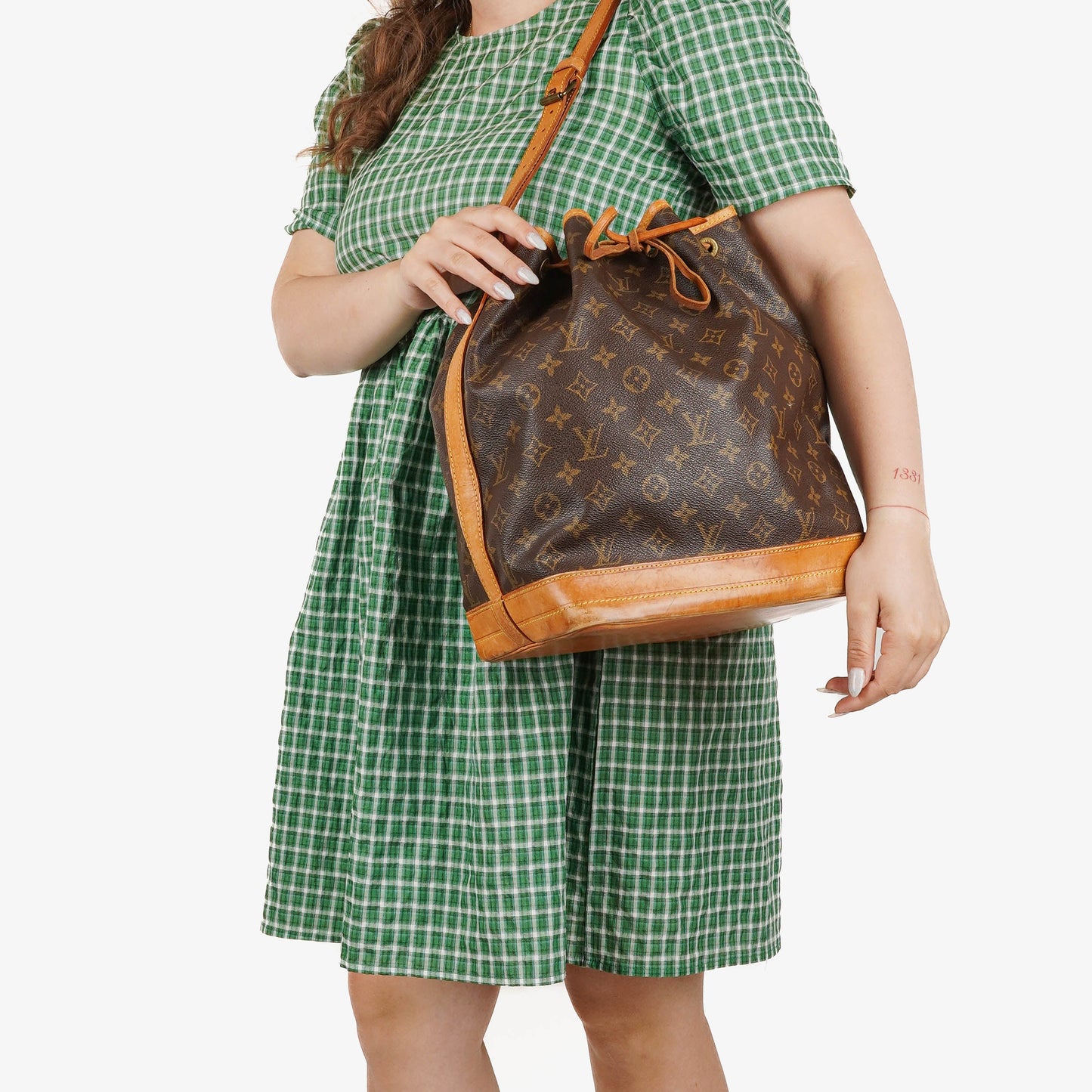 Louis Vuitton Noe Grande GM Monogram Canvas Shoulder Bag