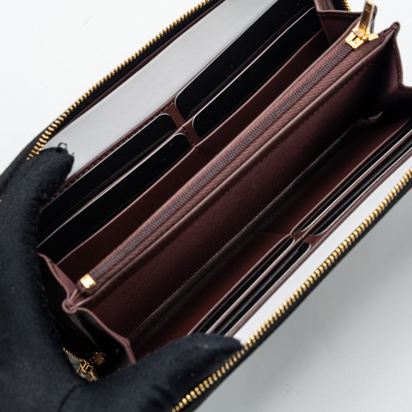 Chanel classic long zipped wallet caviar black  (microchip)