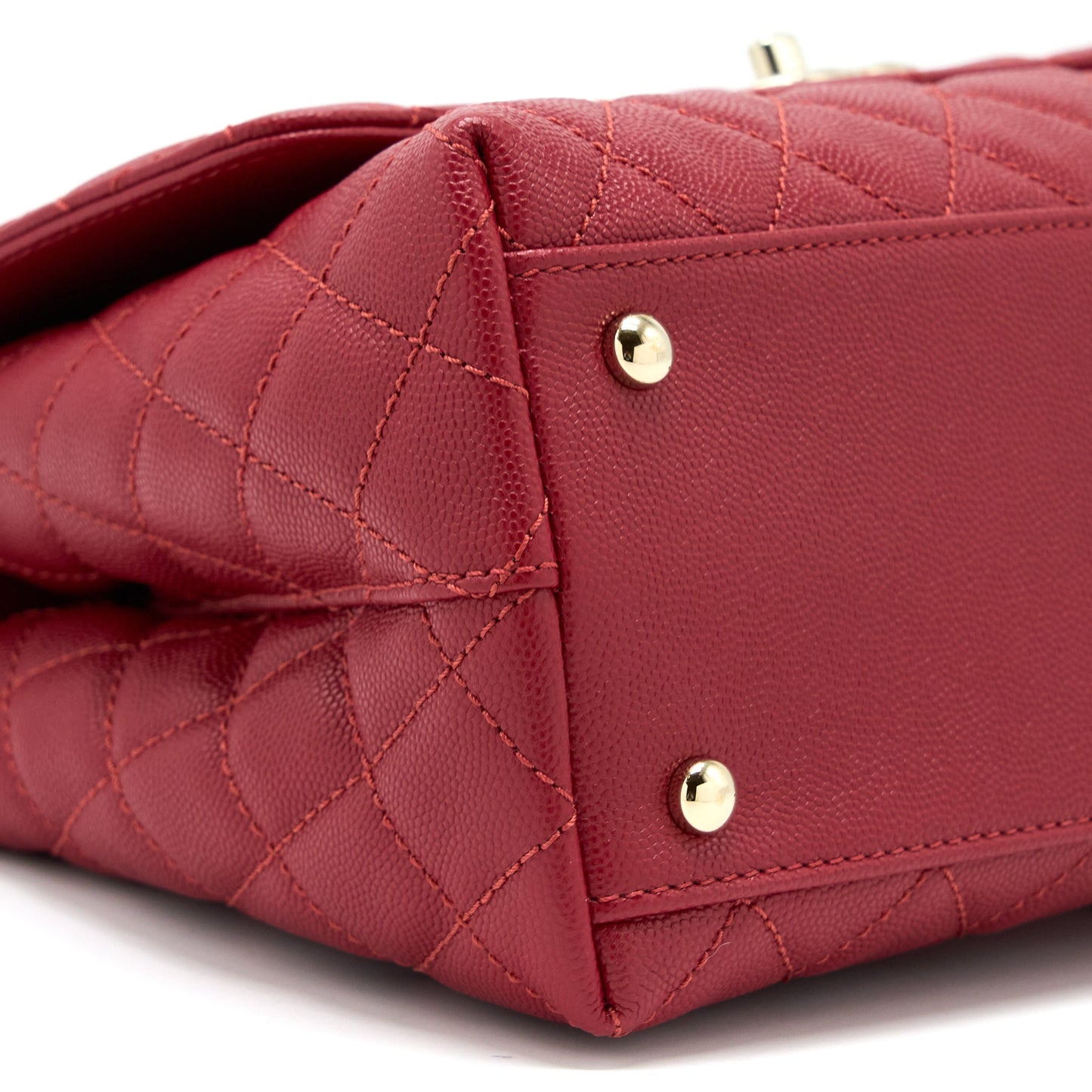 Chanel Medium Coco Handle Caviar Red L (Microchip)
