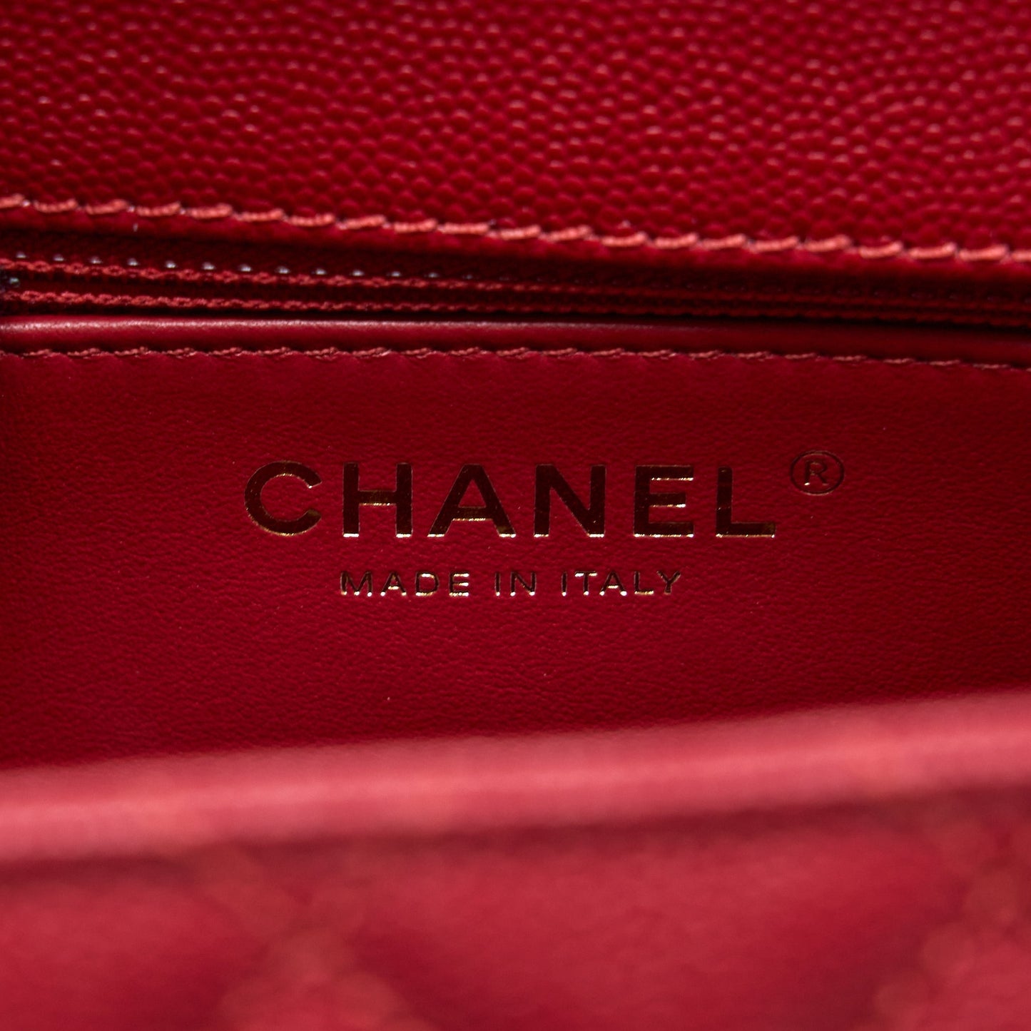 Chanel Medium Coco Handle Caviar Red L (Microchip)