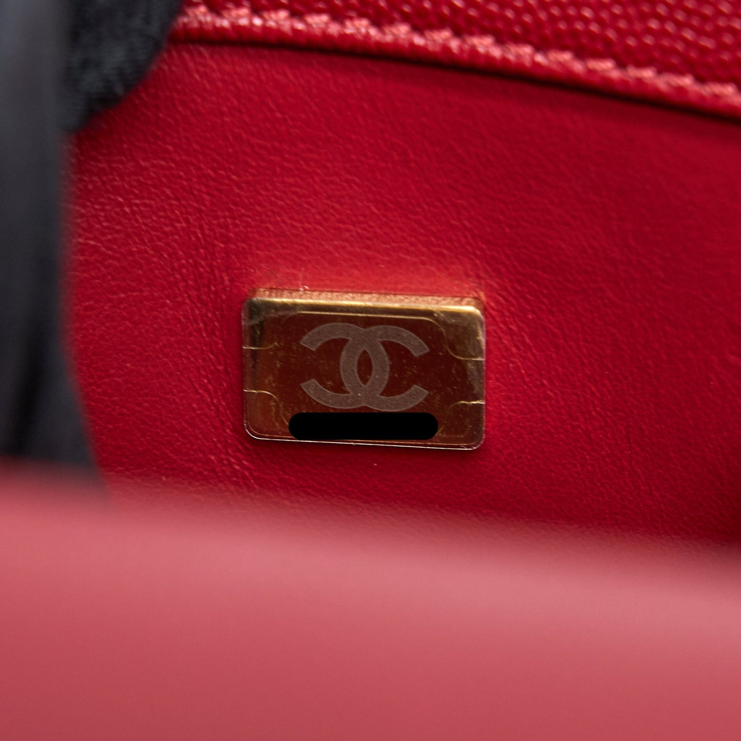 Chanel Medium Coco Handle Caviar Red L (Microchip)