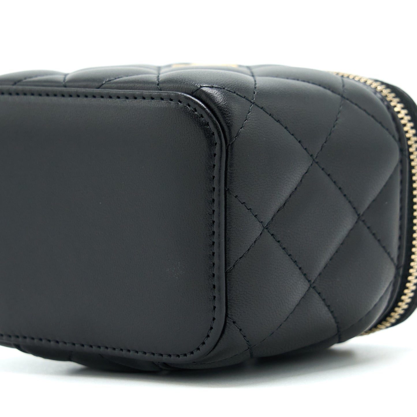 Chanel 22S Pearl Crush Mini Vanity With Chain Lambskin Black