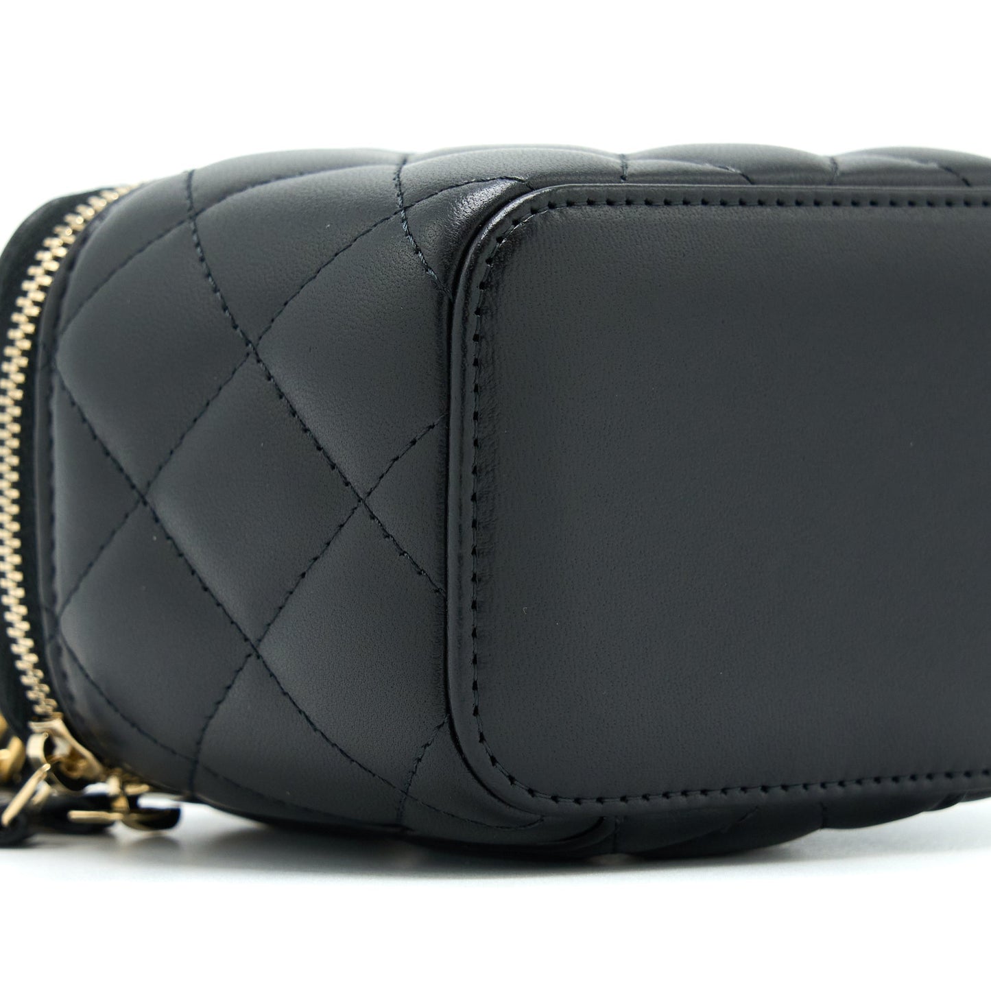 Chanel 22S Pearl Crush Mini Vanity With Chain Lambskin Black