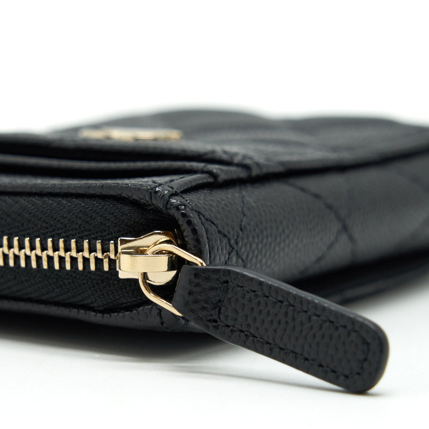 Chanel 22P Zip Card Holder Caviar Black L