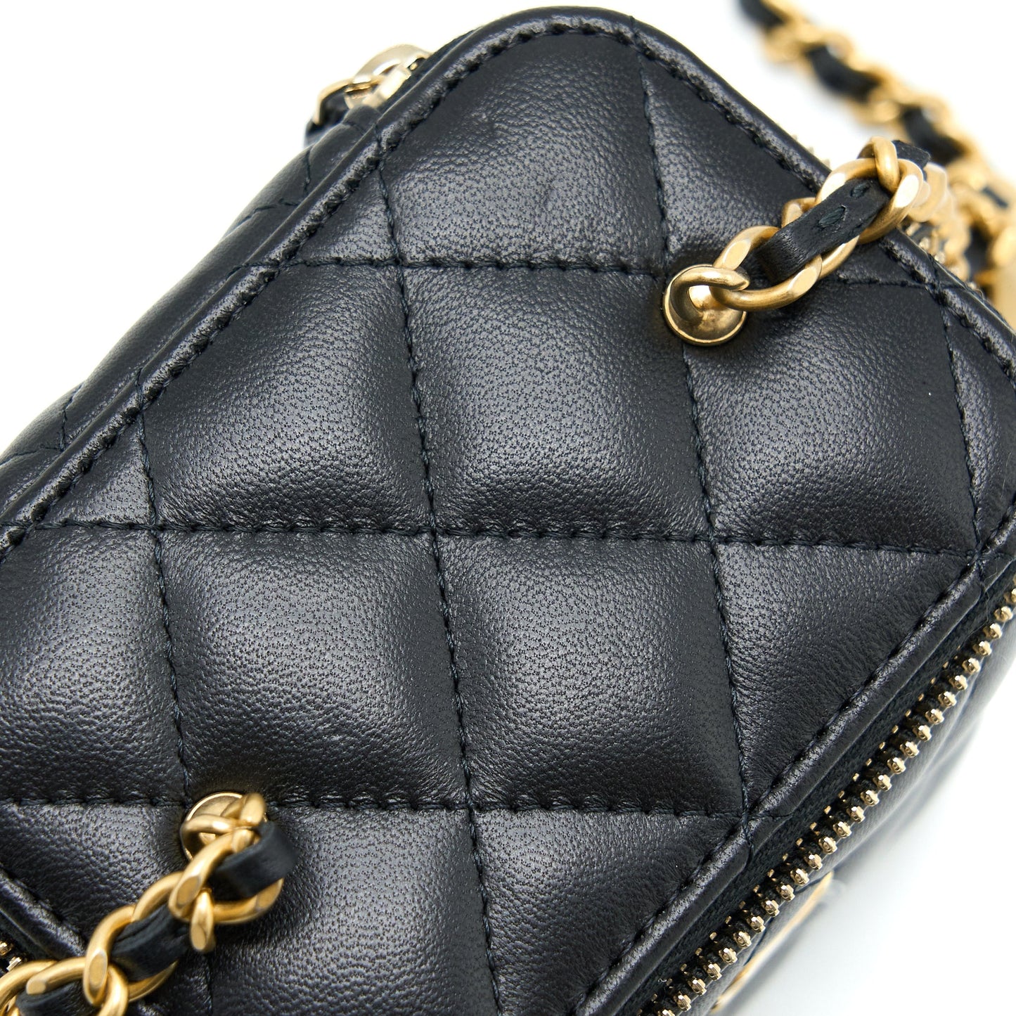 Chanel 22S Pearl Crush Mini Vanity With Chain Lambskin Black