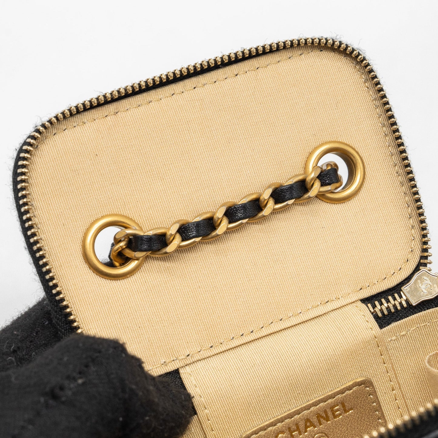 Chanel Pearl Crush mini vanity with chain lambskin black with