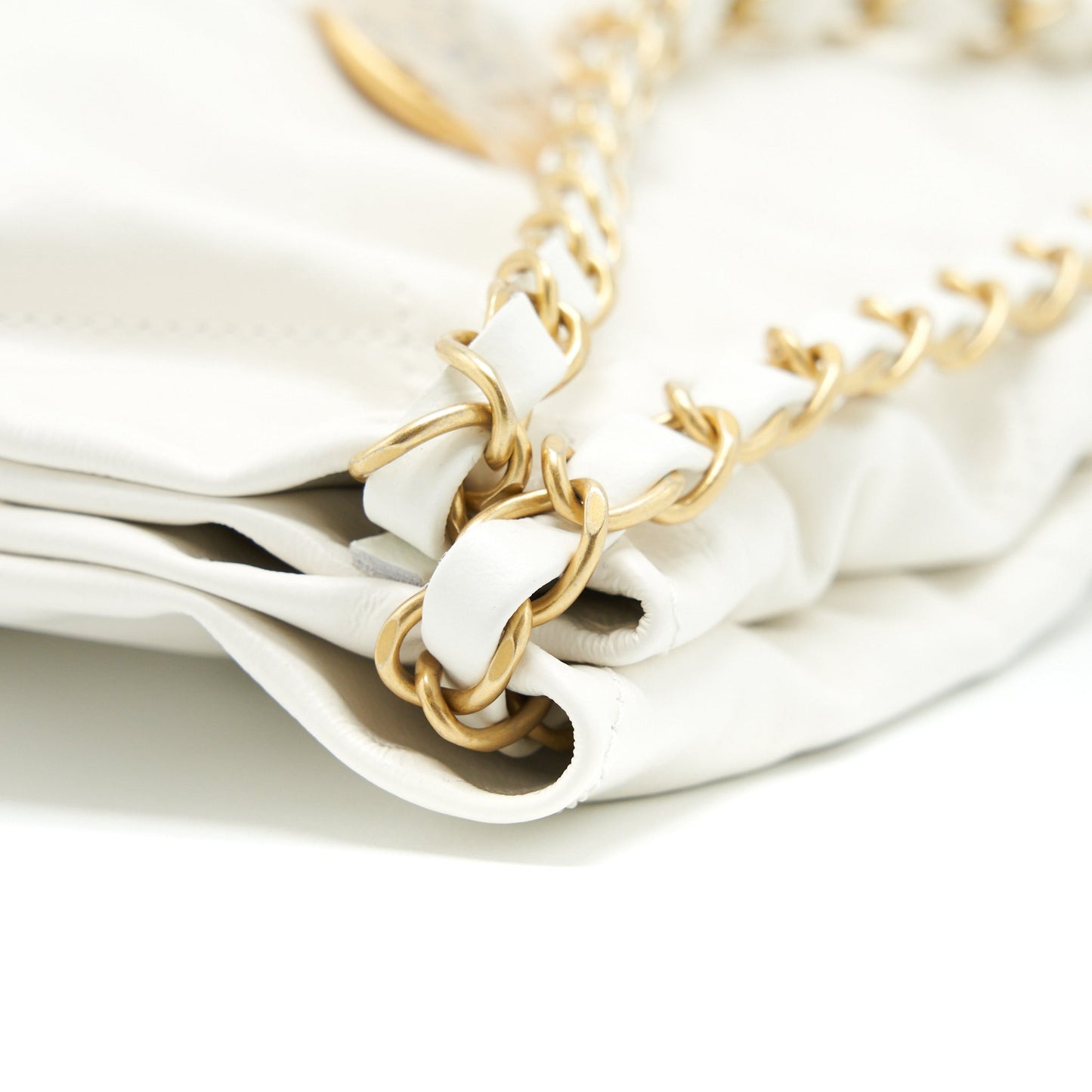 Chanel Medium 22 Bag Shiny Calfskin White