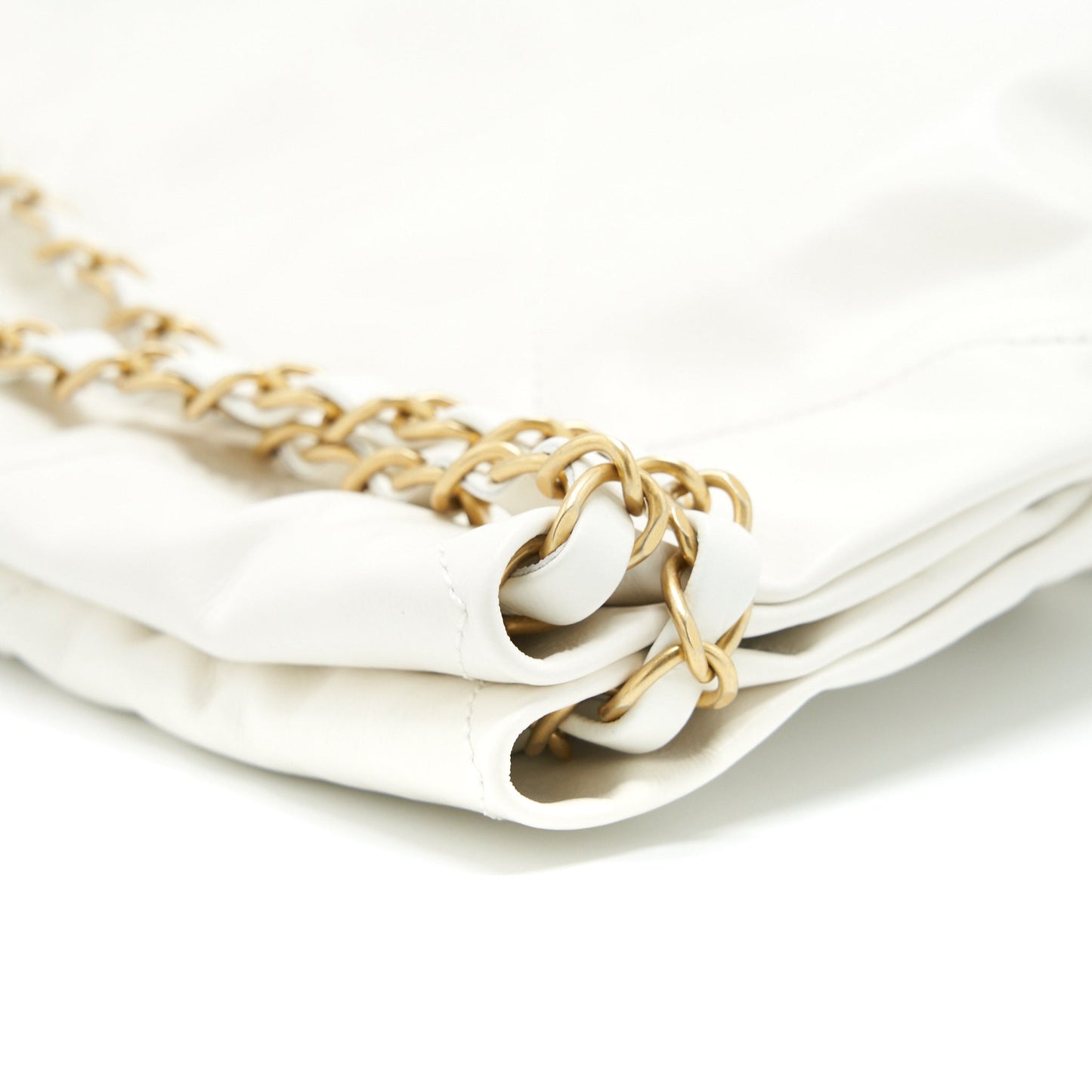 Chanel Medium 22 Bag Shiny Calfskin White