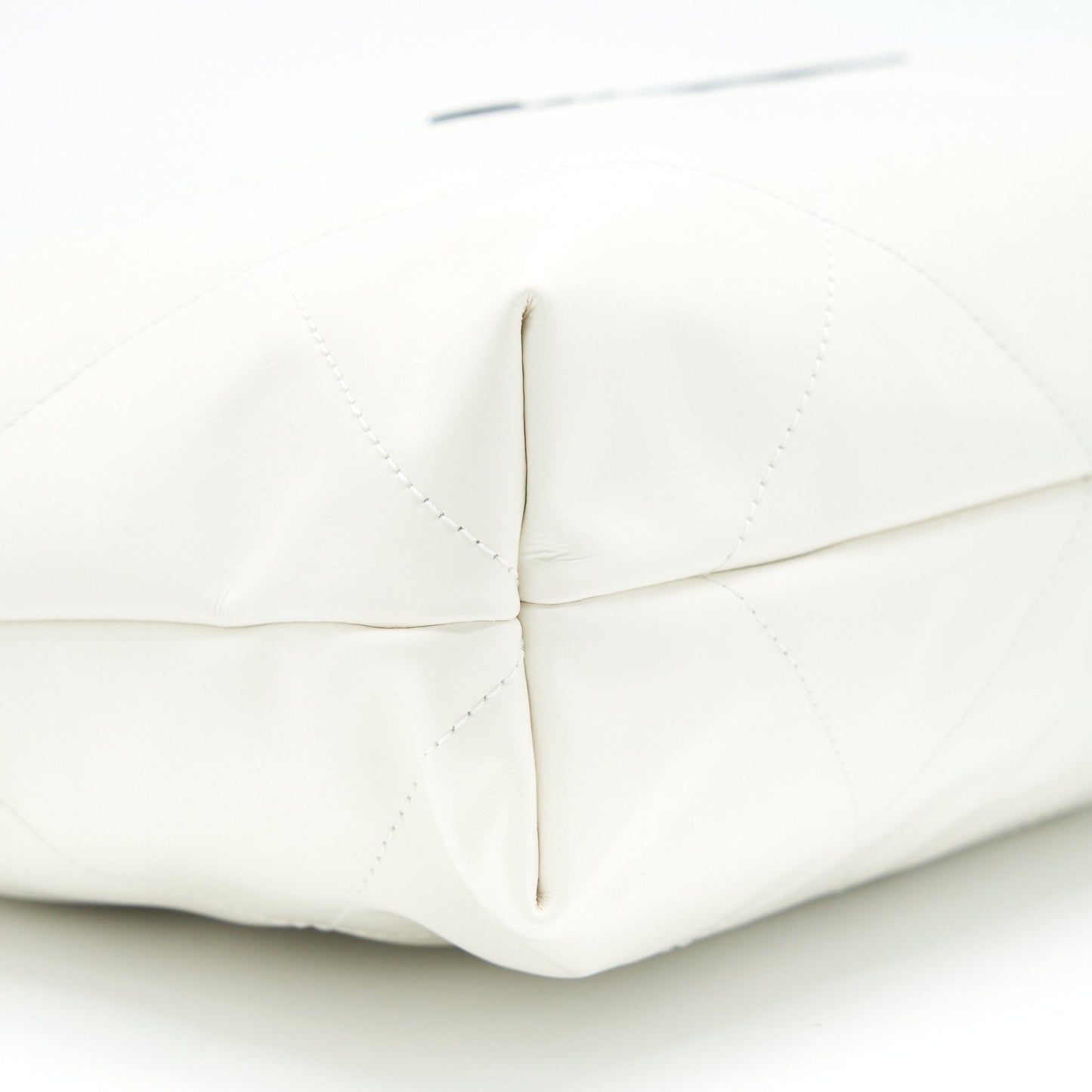 Chanel Medium 22 Bag Shiny Calfskin White
