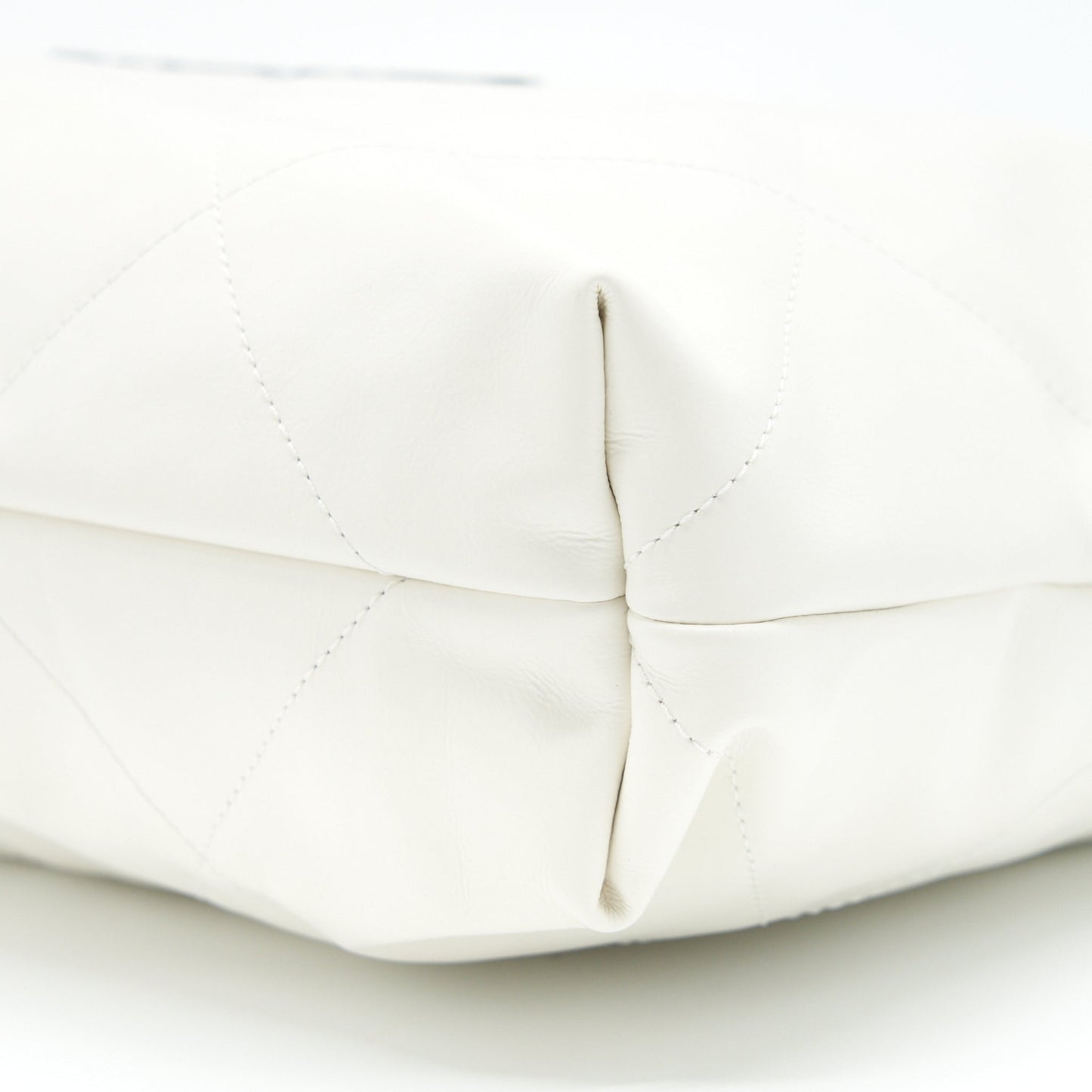 Chanel Medium 22 Bag Shiny Calfskin White