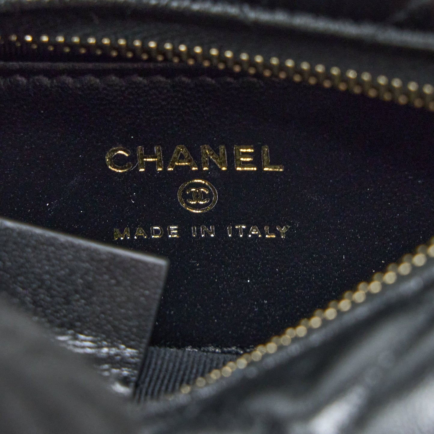 Chanel 23c Round Cruise Pouch Lambskin Black L (Microchip)