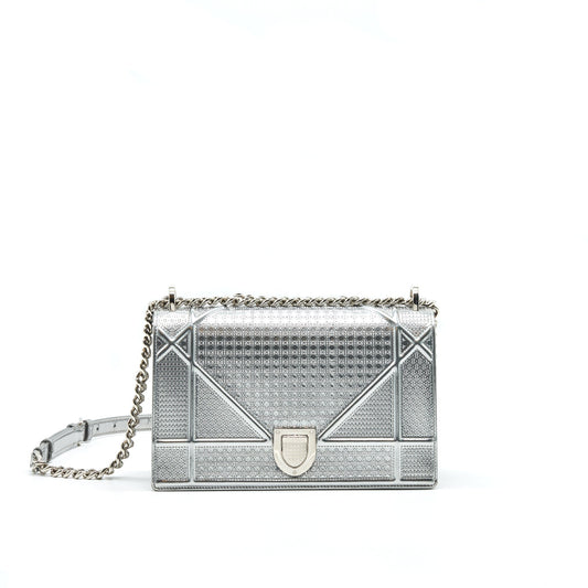 CHRISTIAN DIORAMA MEDIUM METALLIC SILVER