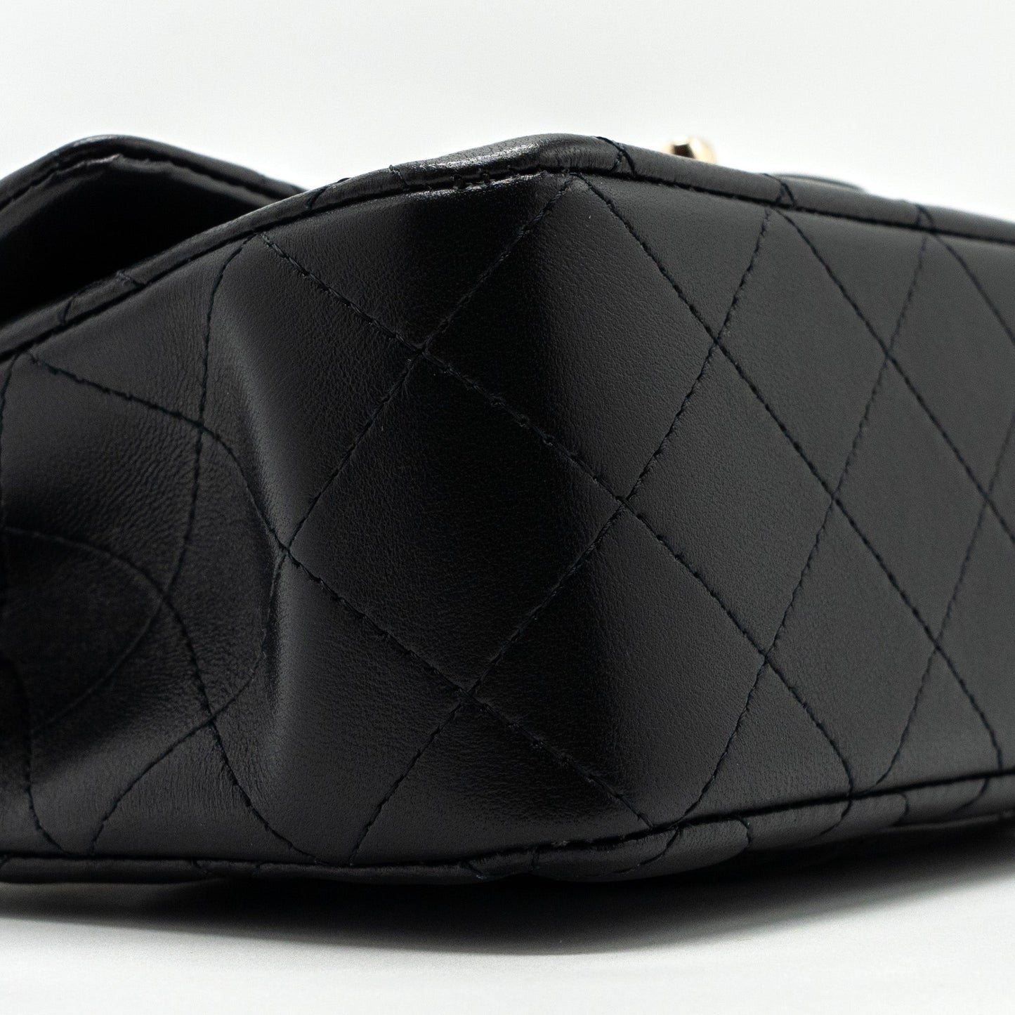 Chanel top handle mini Rectangular flap bag lambskin black L (Microchip )
