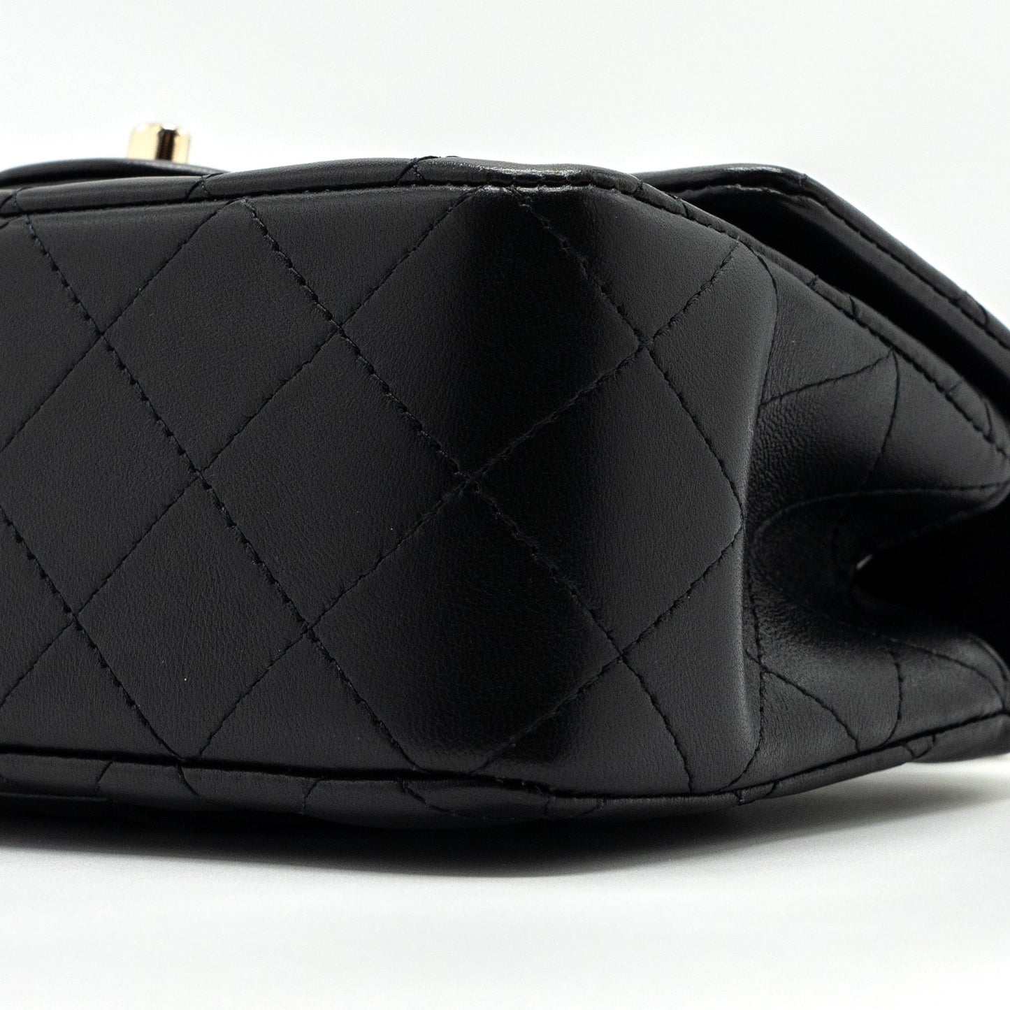 Chanel top handle mini Rectangular flap bag lambskin black L (Microchip )