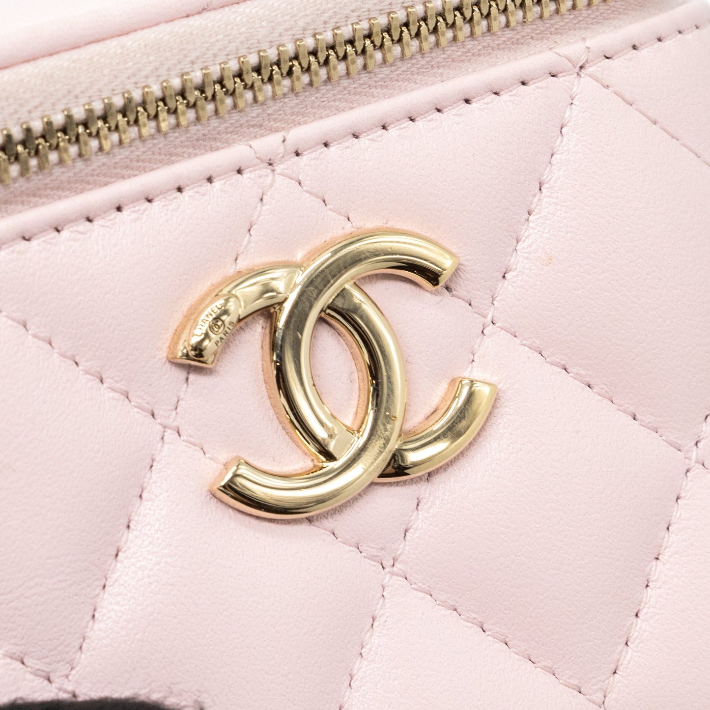 Chanel mini vanity with giant chain lambskin light pink L