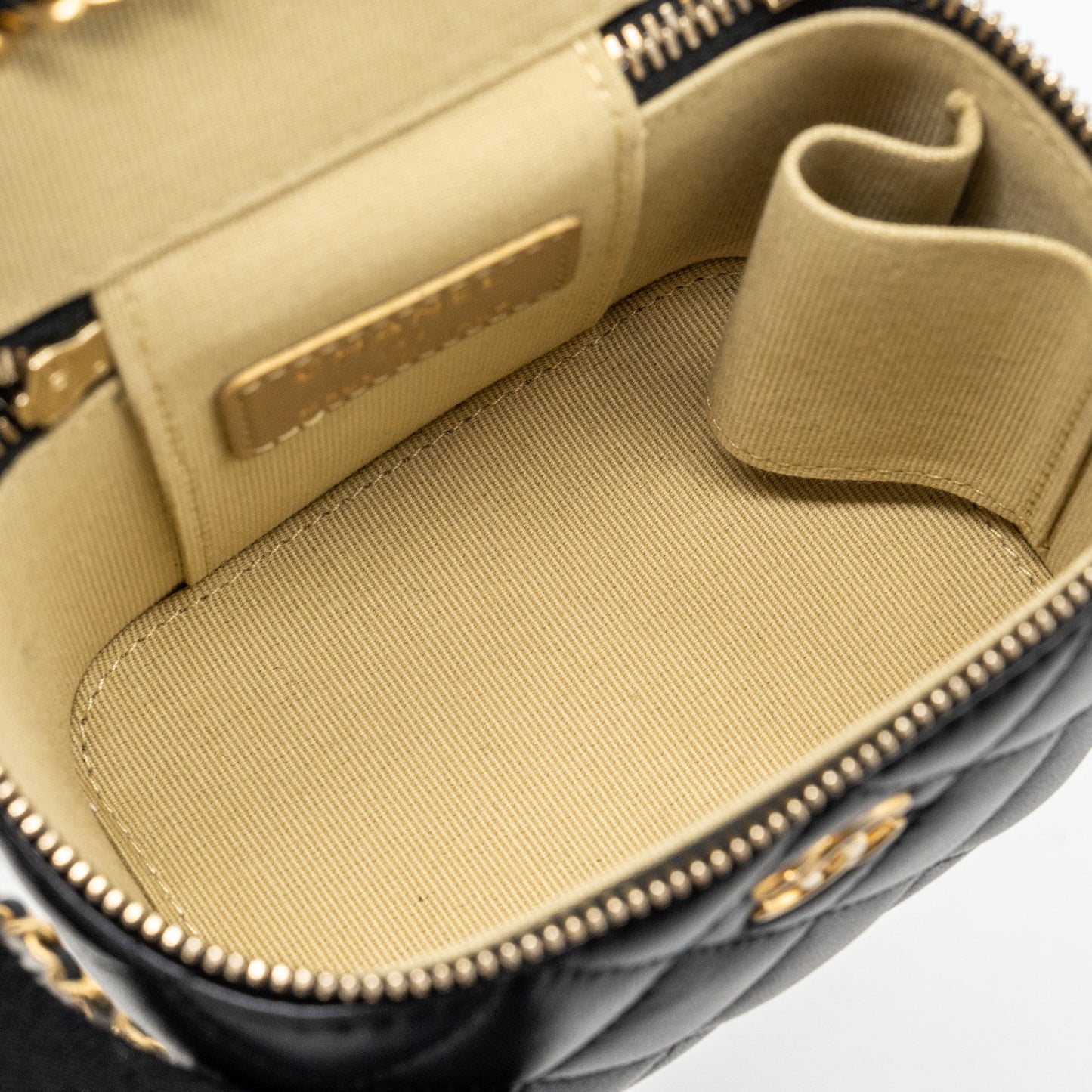 Chanel pearl crush mini vanity with chain lambskin Black