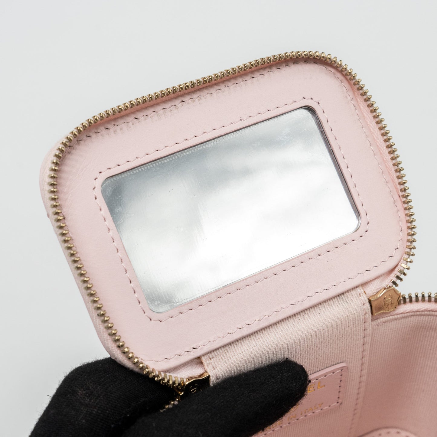 Chanel mini vanity with giant chain lambskin light pink L