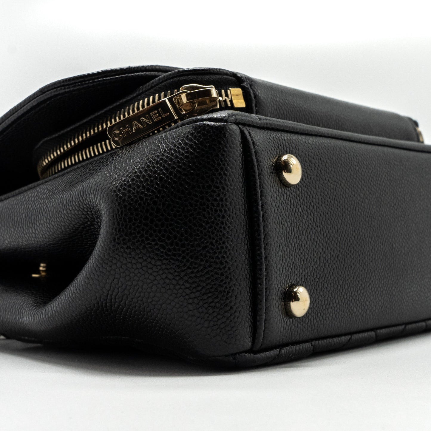 Chanel small business affinity caviar black L (microchip)