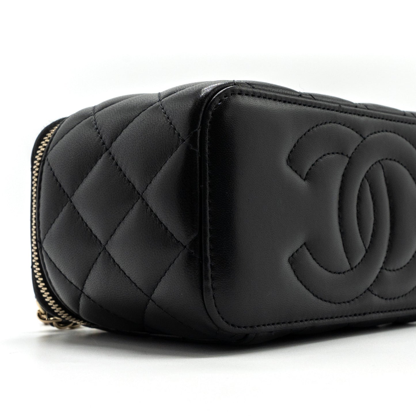 Chanel top handle long vanity with chain lambskin black L (microchip)