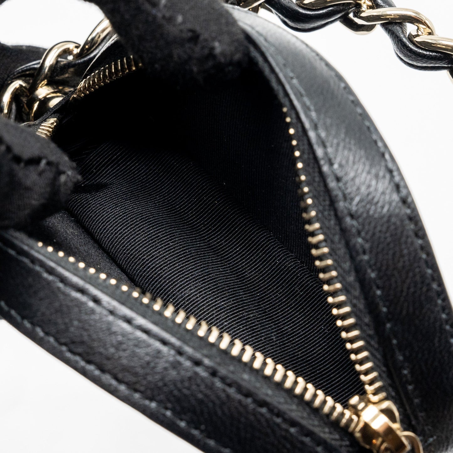 Chanel 22c Quilted Round Clutch With Chain Lambskin Black L