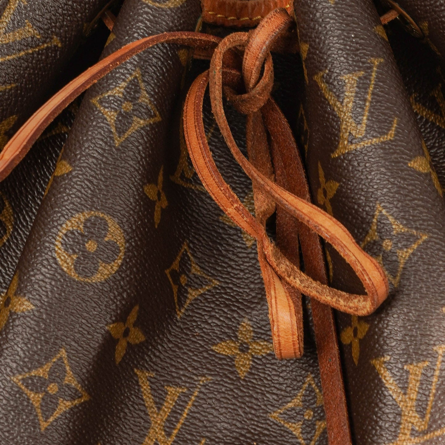 Louis Vuitton Noe Grande GM Monogram Canvas Shoulder Bag
