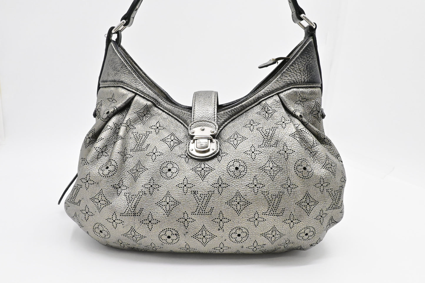 Louis Vuitton Mahina XS in Silver Metallic Leather